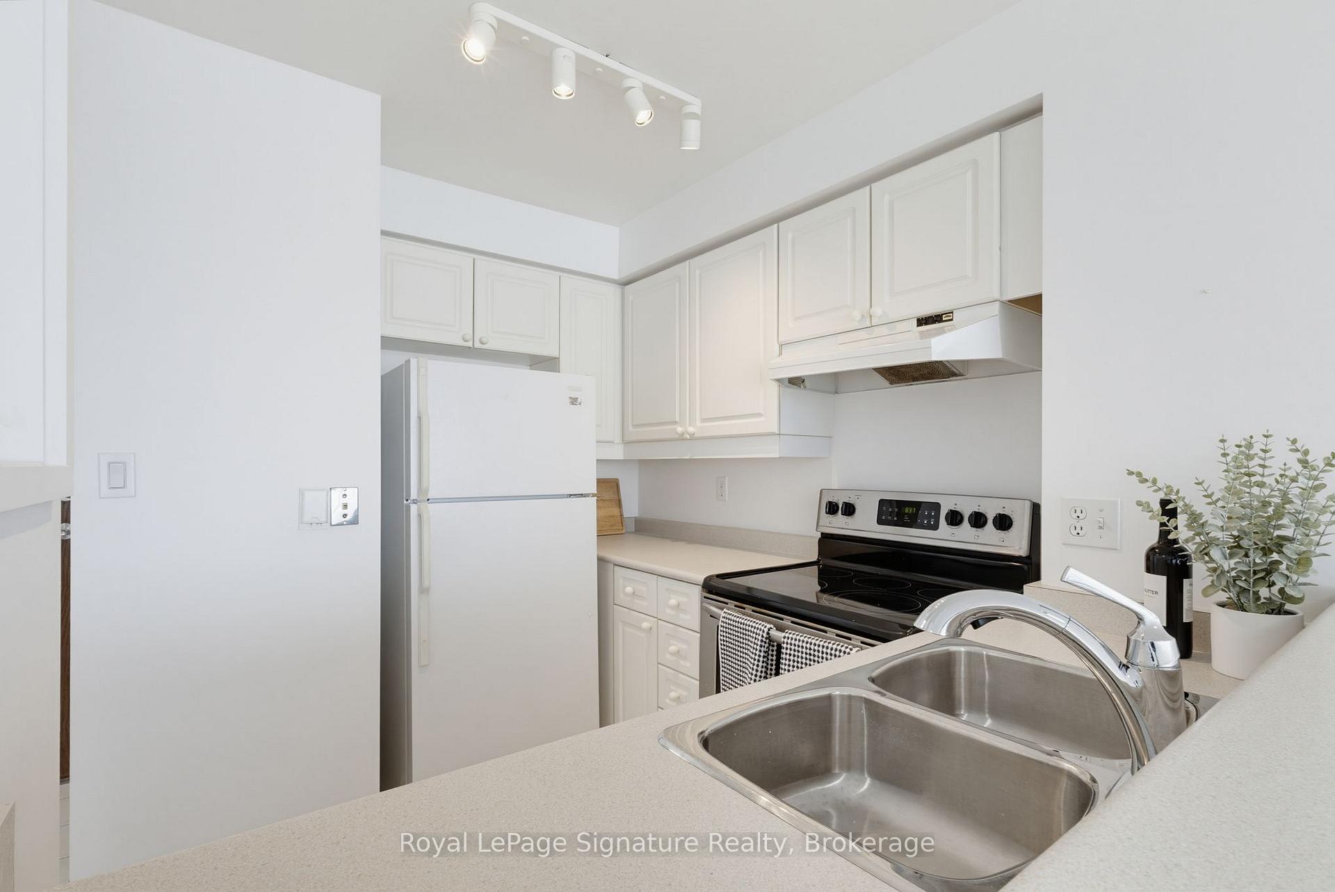 Photo 8 of Unit 1407, 1276 Maple Crossing Boulevard, Burlington, Brant — HOMEH