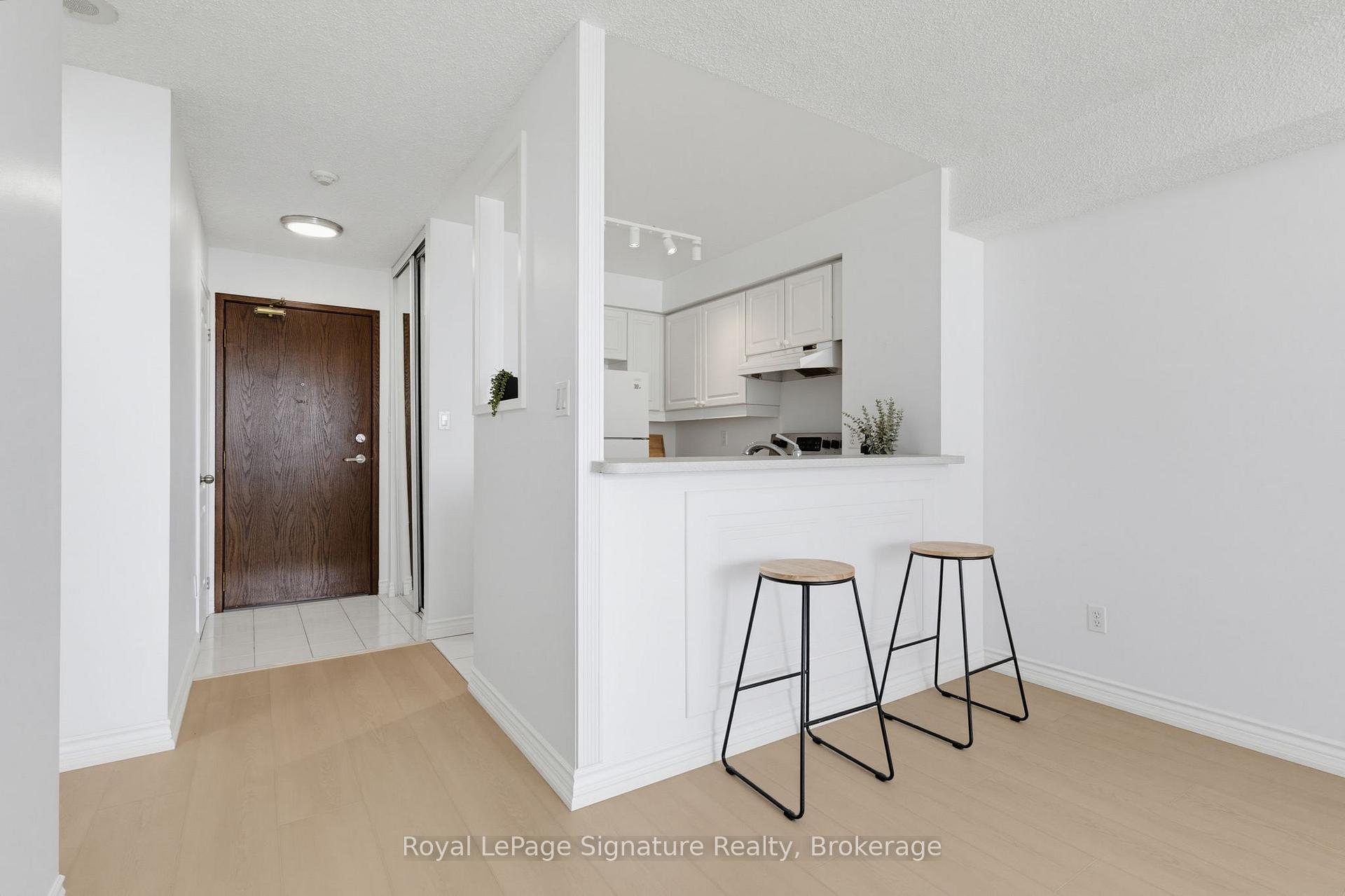 Photo 9 of Unit 1407, 1276 Maple Crossing Boulevard, Burlington, Brant — HOMEH
