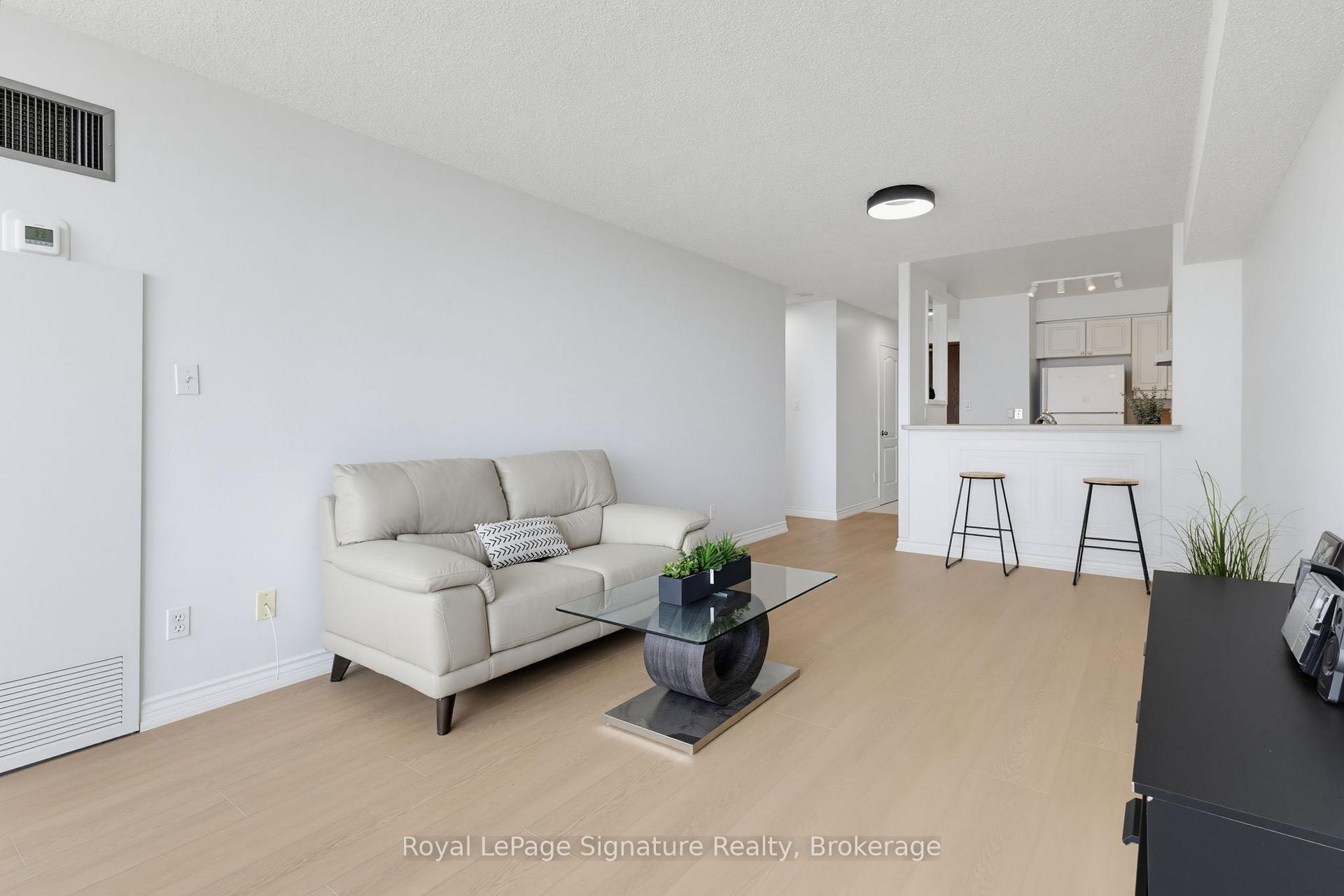 Photo 11 of Unit 1407, 1276 Maple Crossing Boulevard, Burlington, Brant — HOMEH