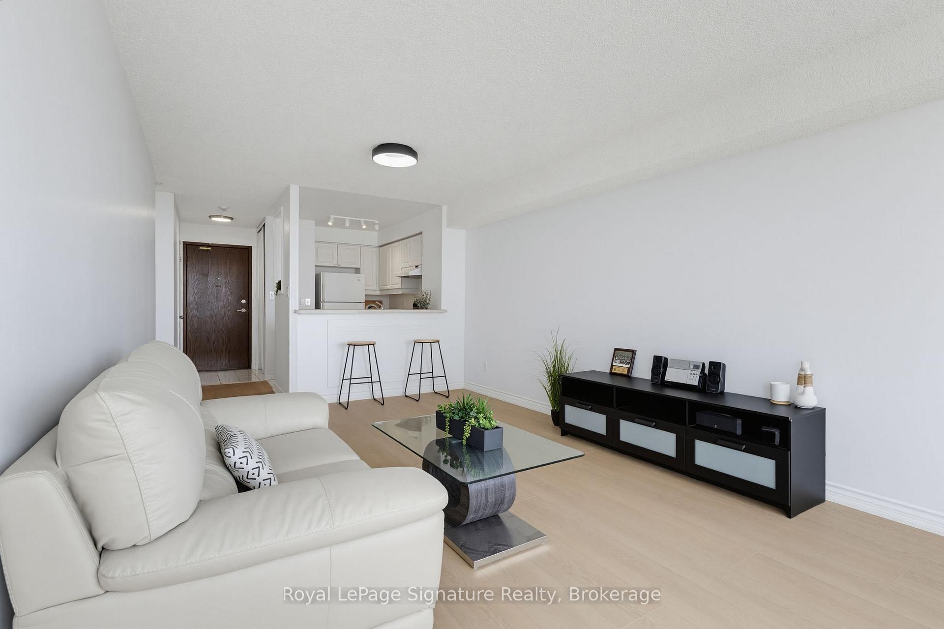 Photo 12 of Unit 1407, 1276 Maple Crossing Boulevard, Burlington, Brant — HOMEH