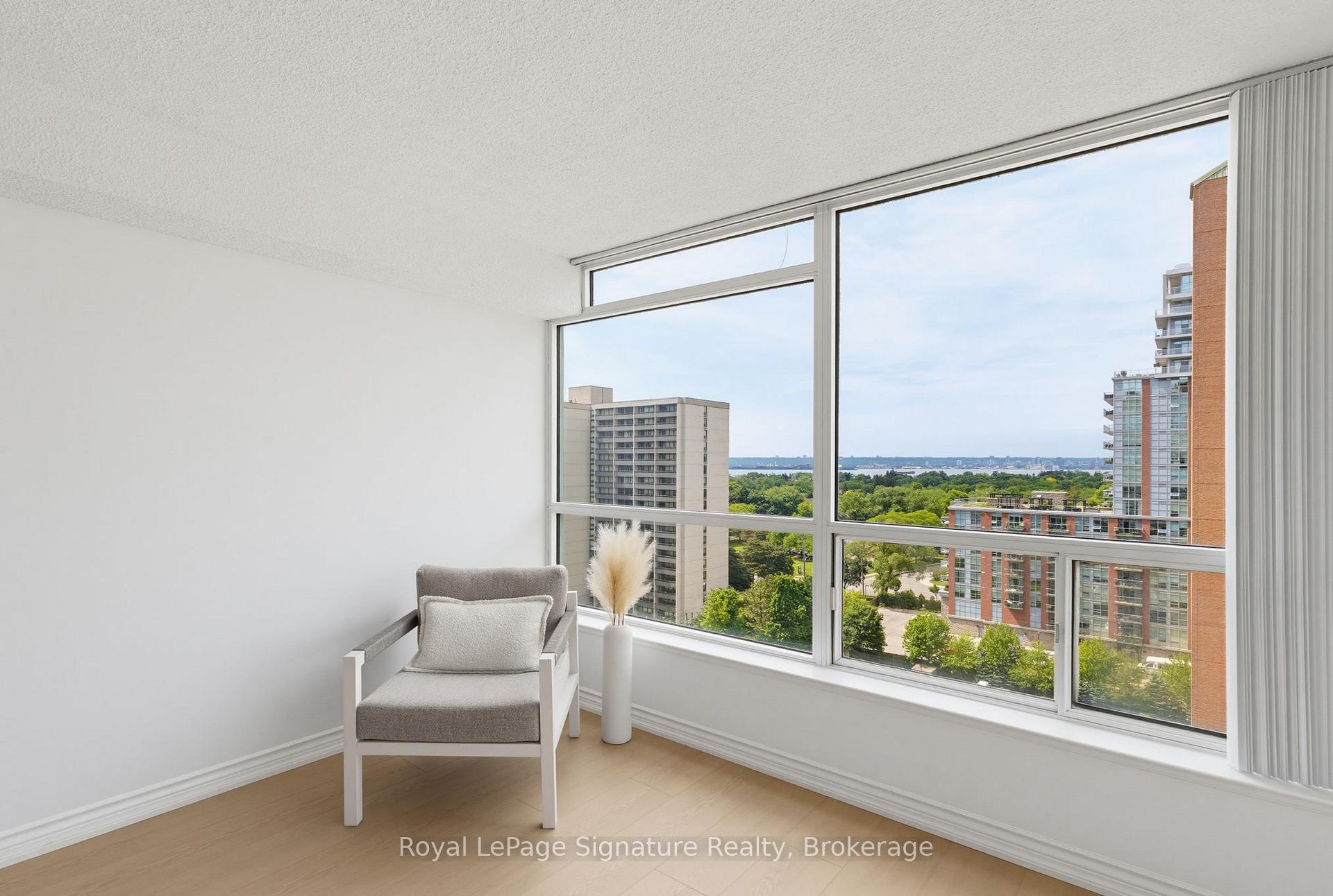 Photo 13 of Unit 1407, 1276 Maple Crossing Boulevard, Burlington, Brant — HOMEH