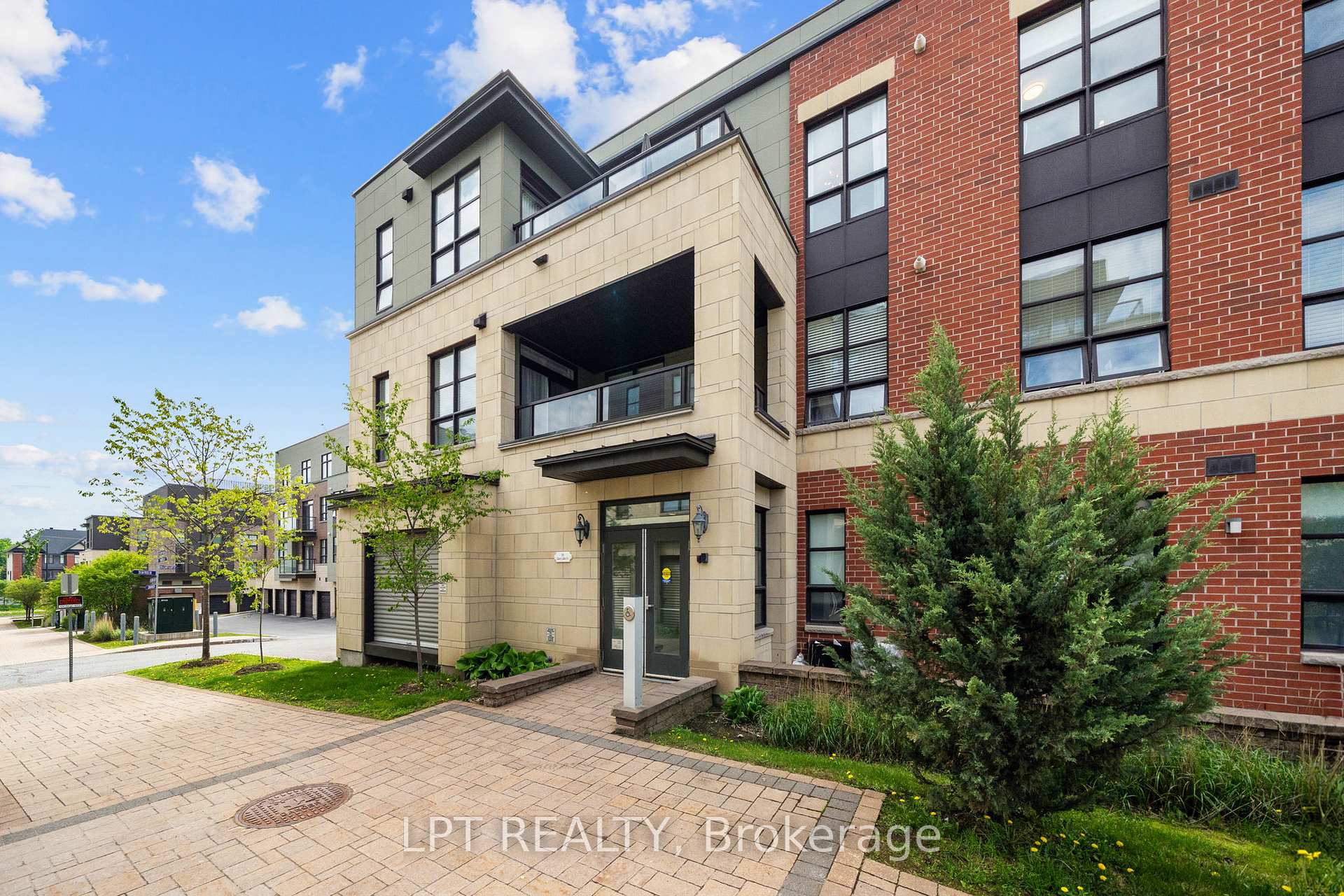 Photo 5 of Unit 301, 298 Glenroy Gilbert Drive, Ottawa, Barrhaven - Strandherd — HOMEH