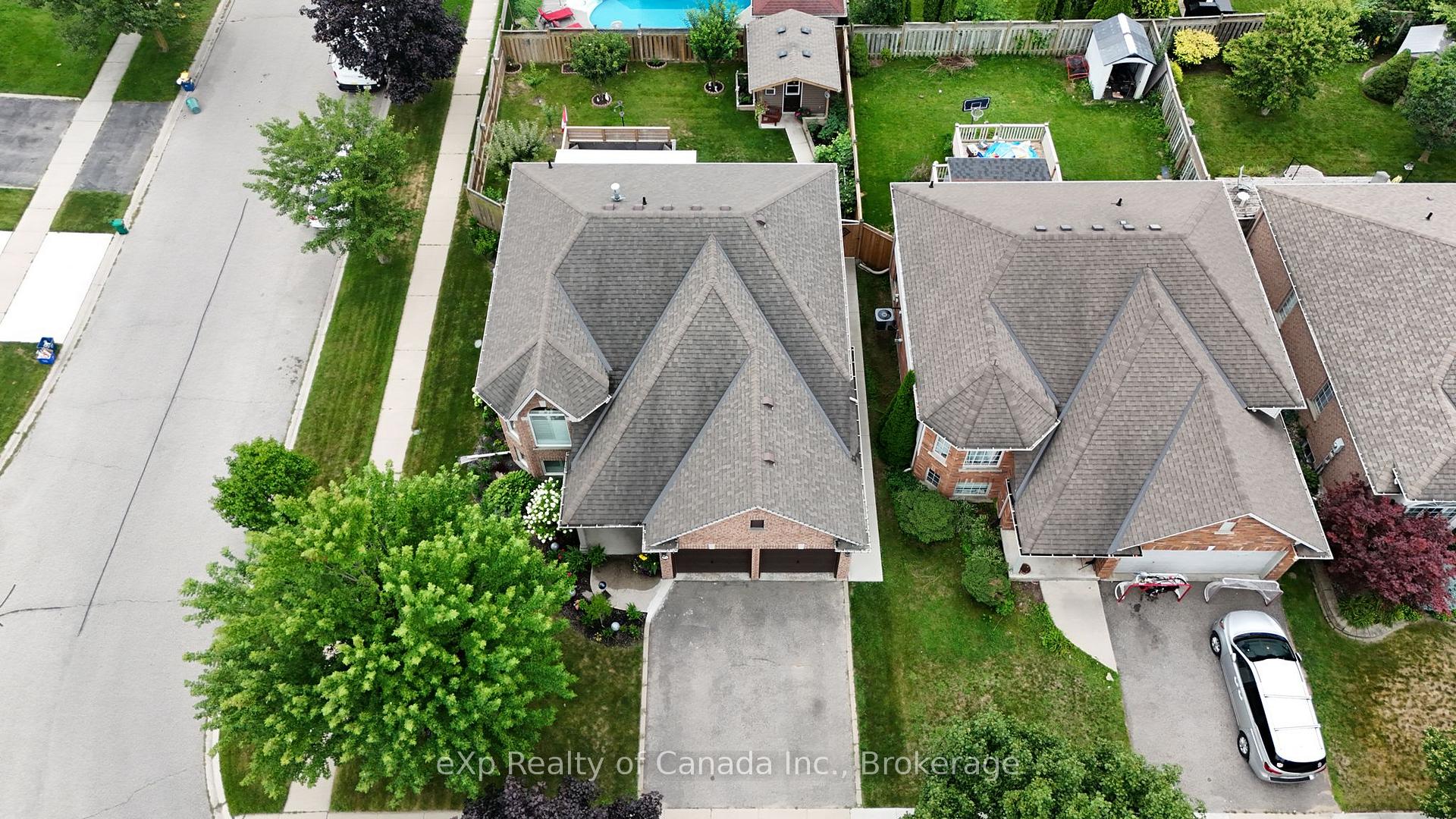 Photo 5 of 17 Varley Crescent, Brantford, Mayfair — HOMEH