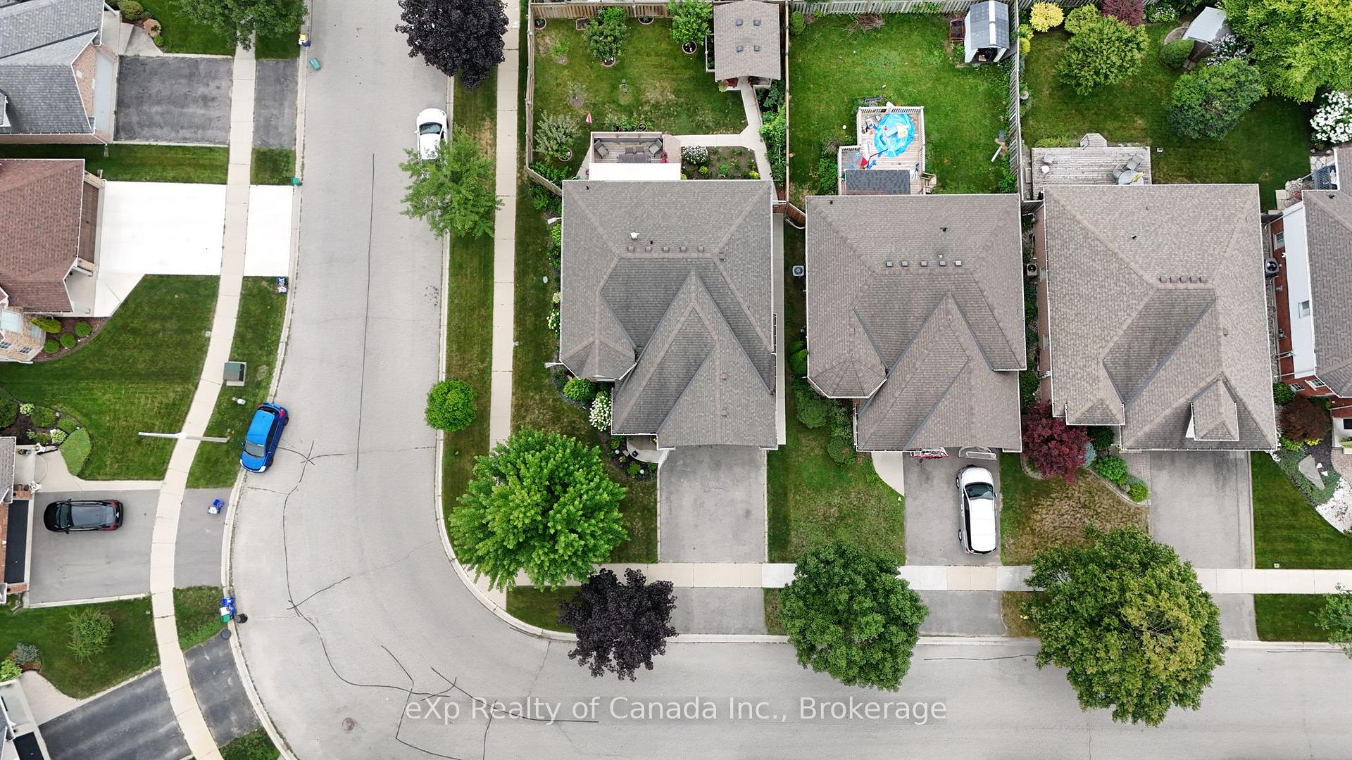 Photo 6 of 17 Varley Crescent, Brantford, Mayfair — HOMEH