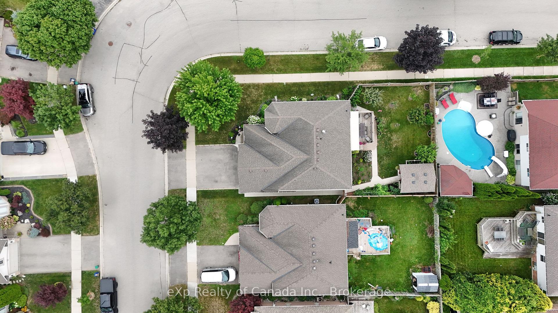 Photo 7 of 17 Varley Crescent, Brantford, Mayfair — HOMEH