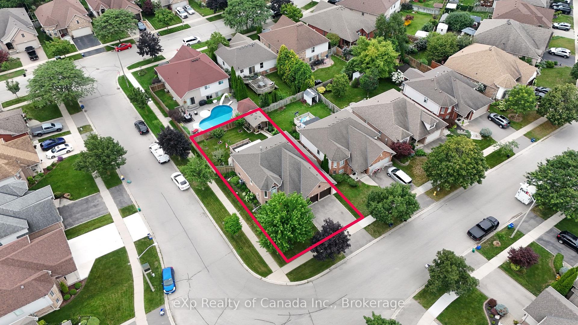 Photo 8 of 17 Varley Crescent, Brantford, Mayfair — HOMEH