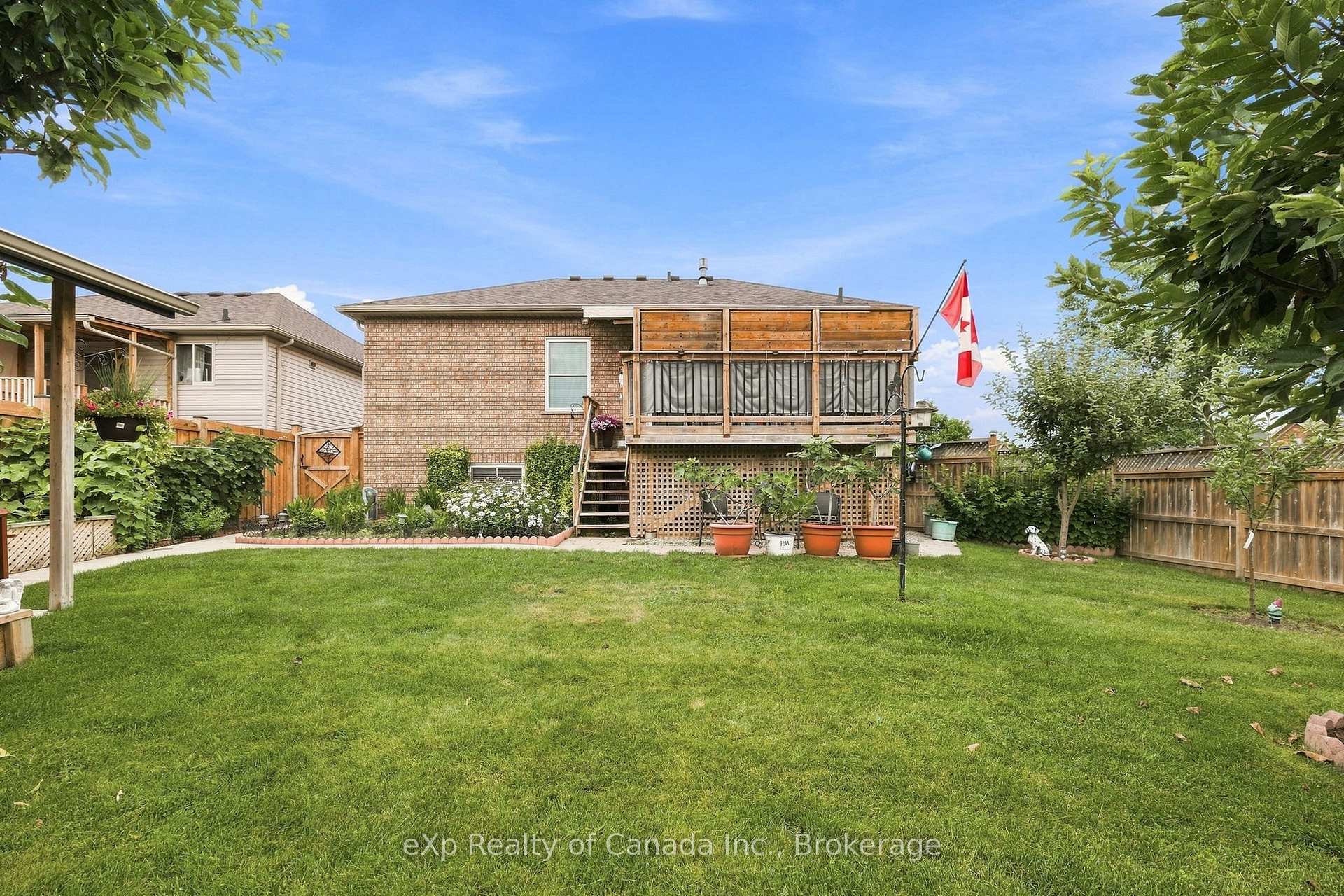 Photo 10 of 17 Varley Crescent, Brantford, Mayfair — HOMEH