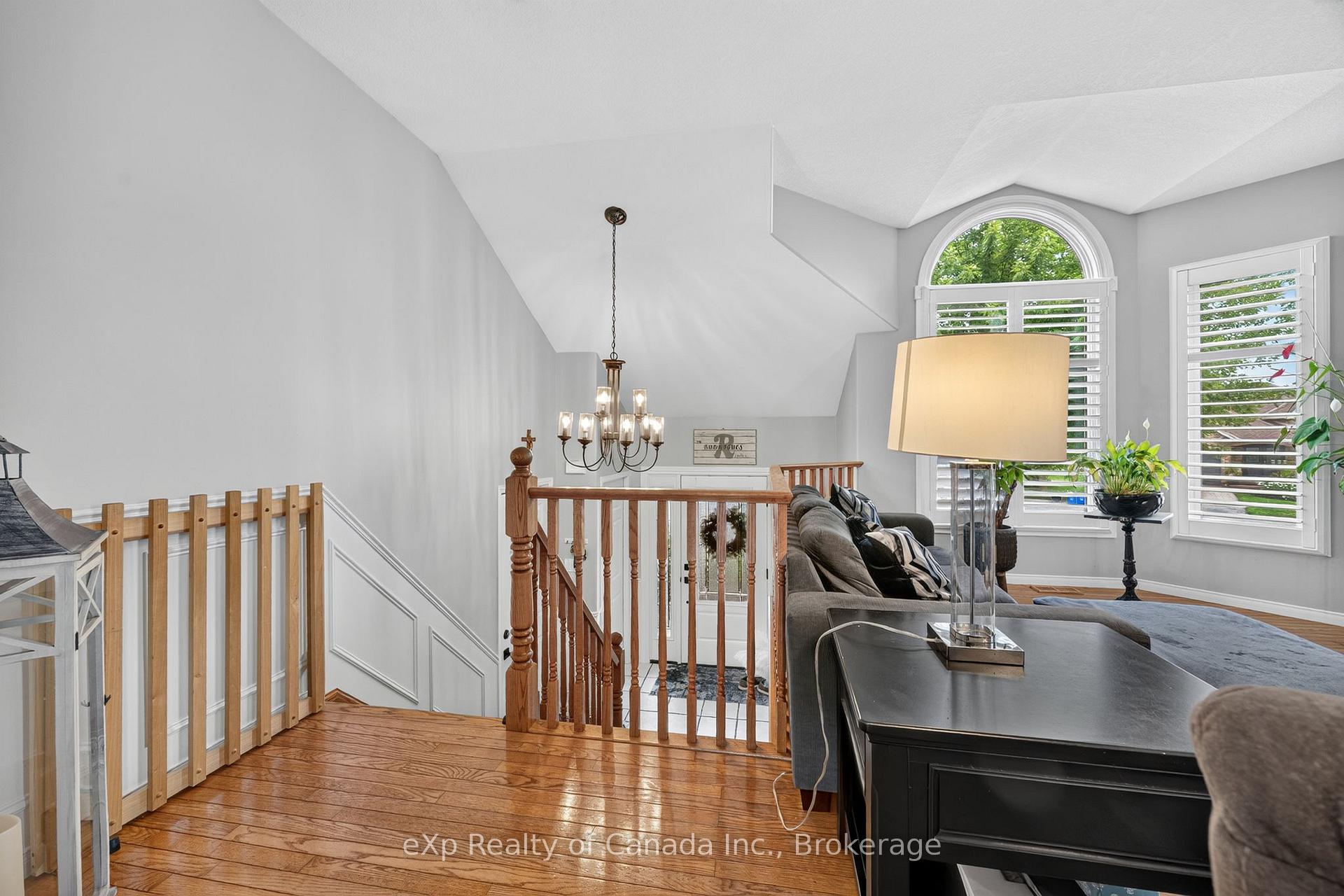 Photo 17 of 17 Varley Crescent, Brantford, Mayfair — HOMEH