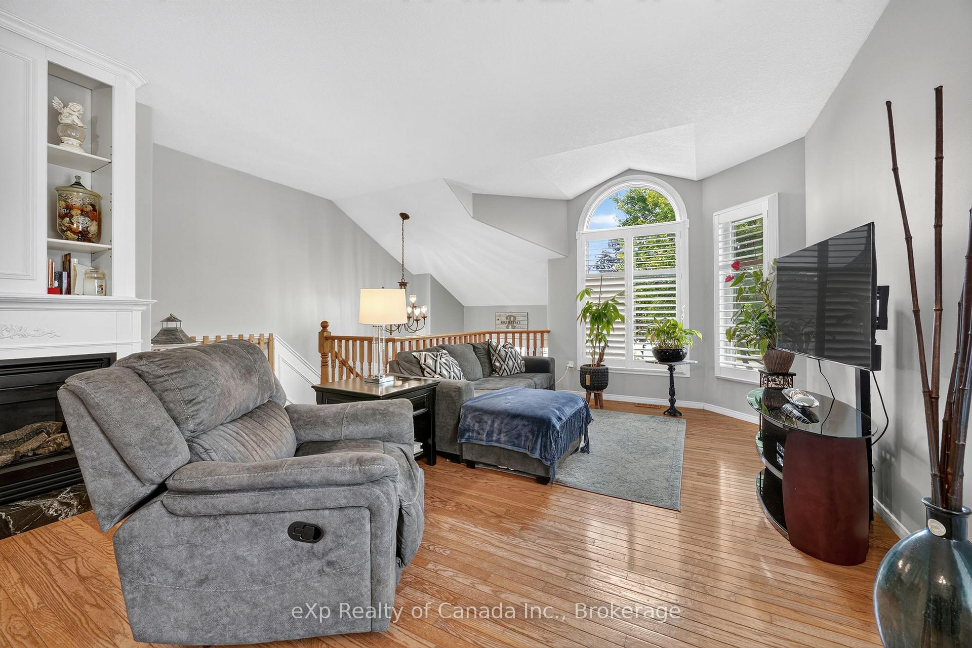 Photo 18 of 17 Varley Crescent, Brantford, Mayfair — HOMEH