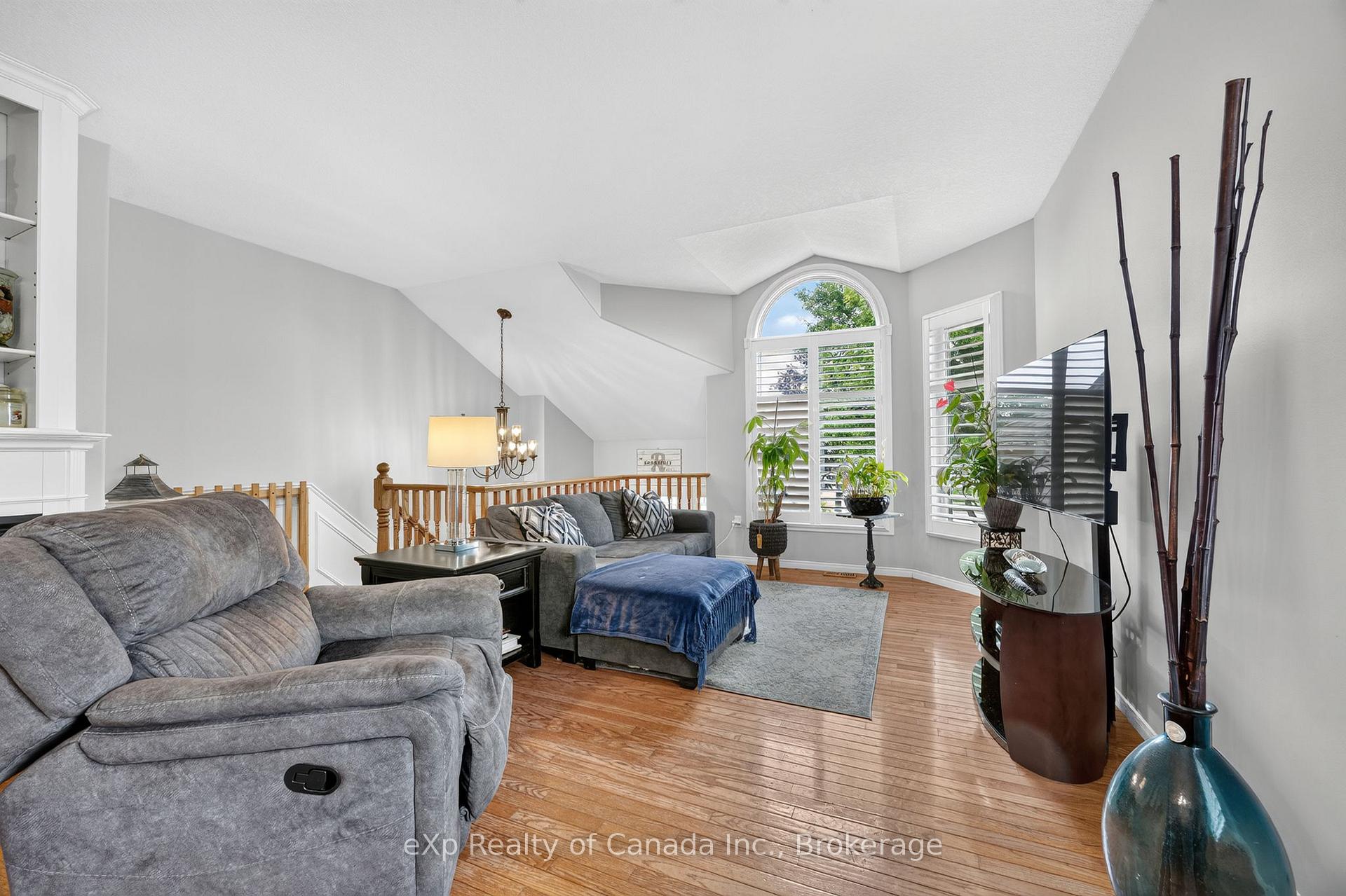 Photo 19 of 17 Varley Crescent, Brantford, Mayfair — HOMEH