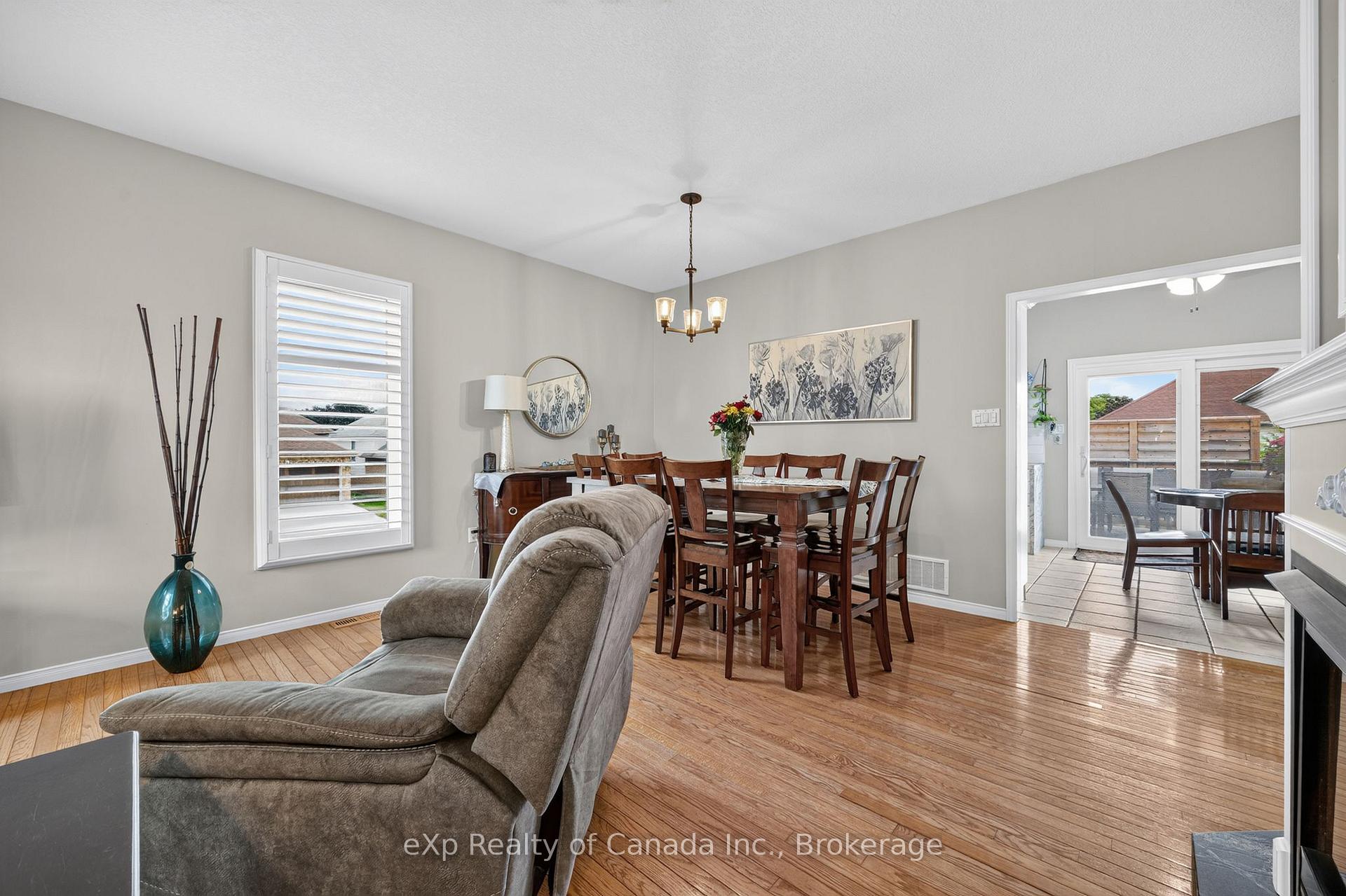 Photo 21 of 17 Varley Crescent, Brantford, Mayfair — HOMEH