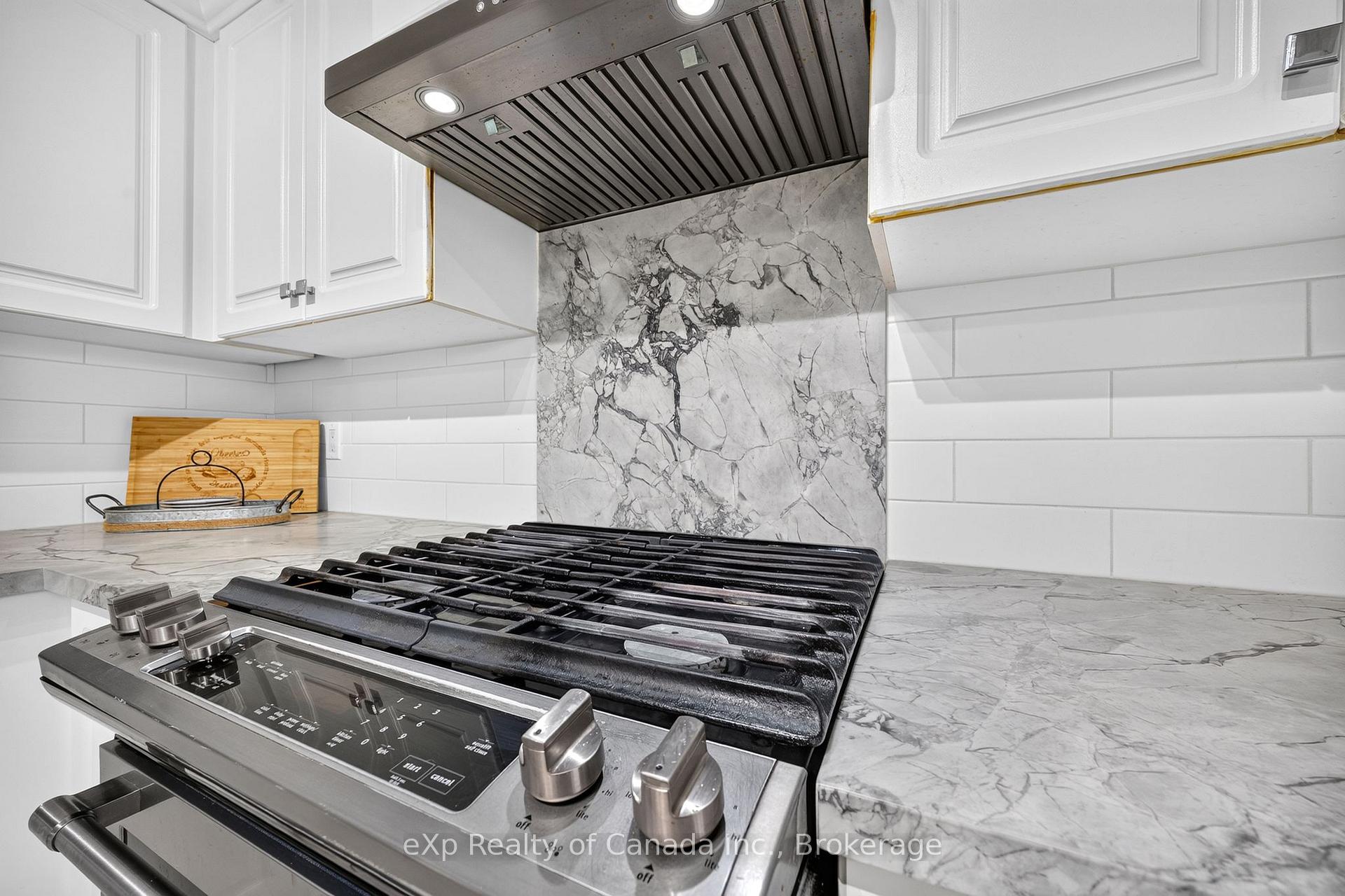 Photo 25 of 17 Varley Crescent, Brantford, Mayfair — HOMEH