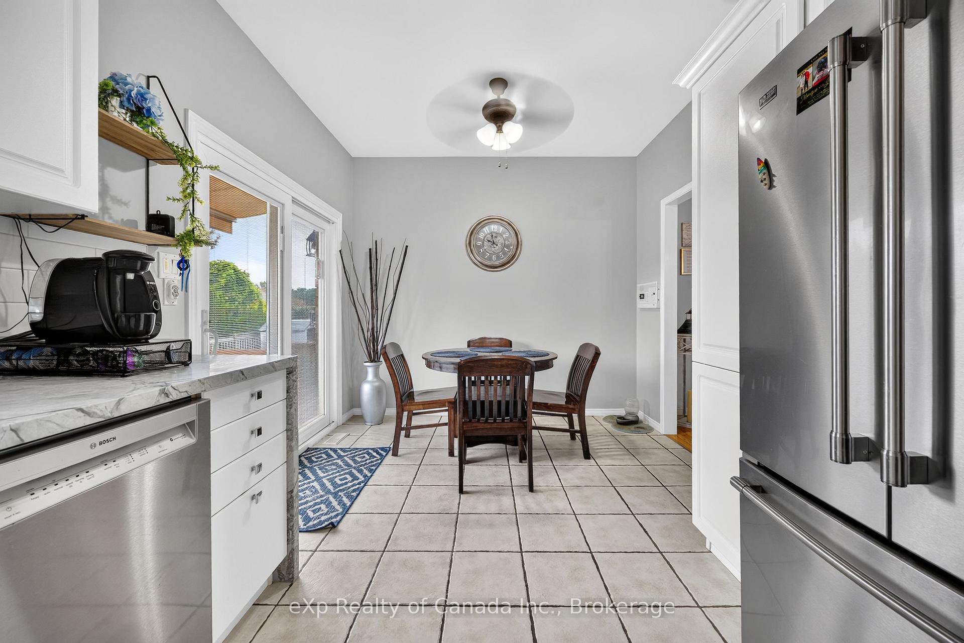 Photo 26 of 17 Varley Crescent, Brantford, Mayfair — HOMEH