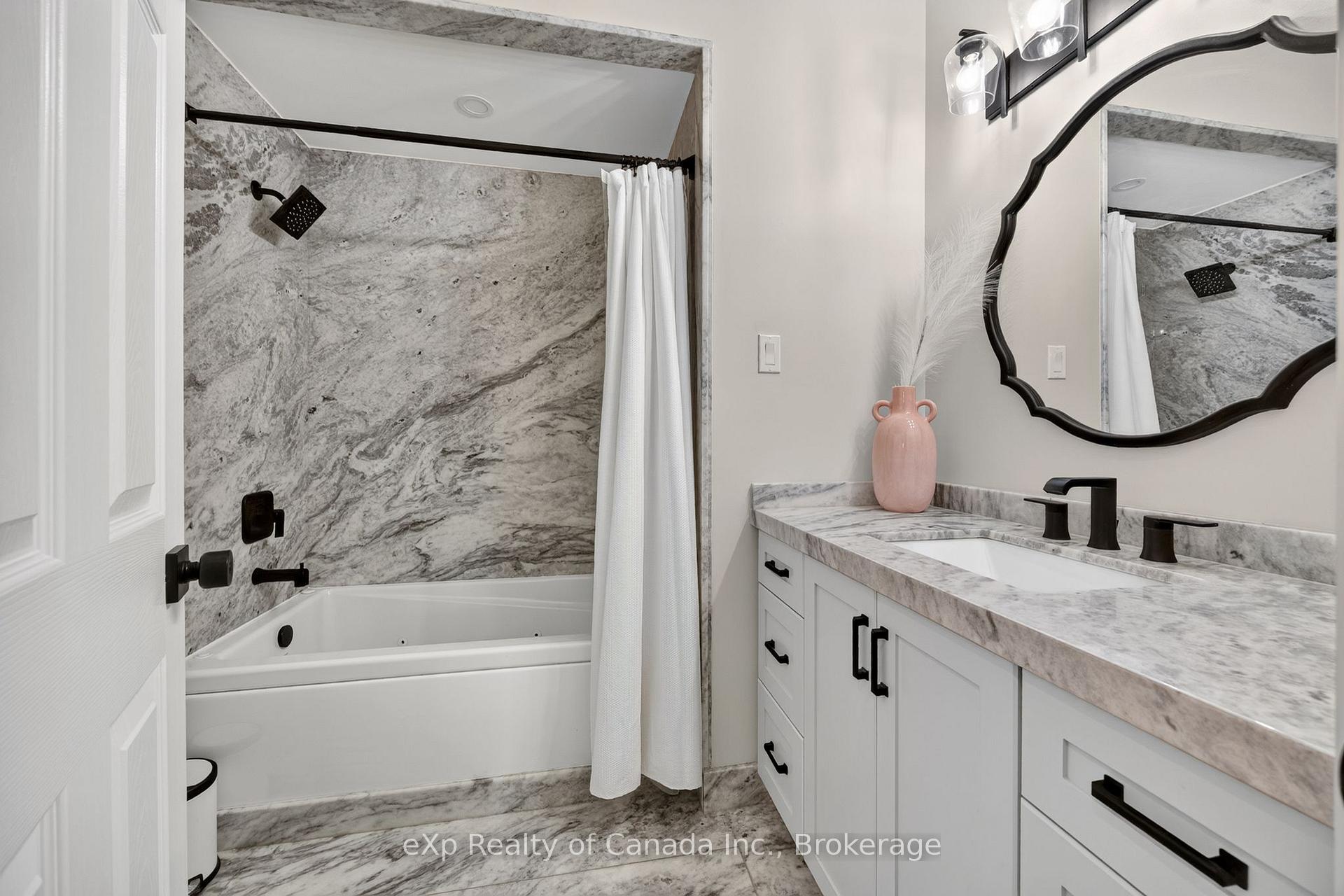 Photo 30 of 17 Varley Crescent, Brantford, Mayfair — HOMEH