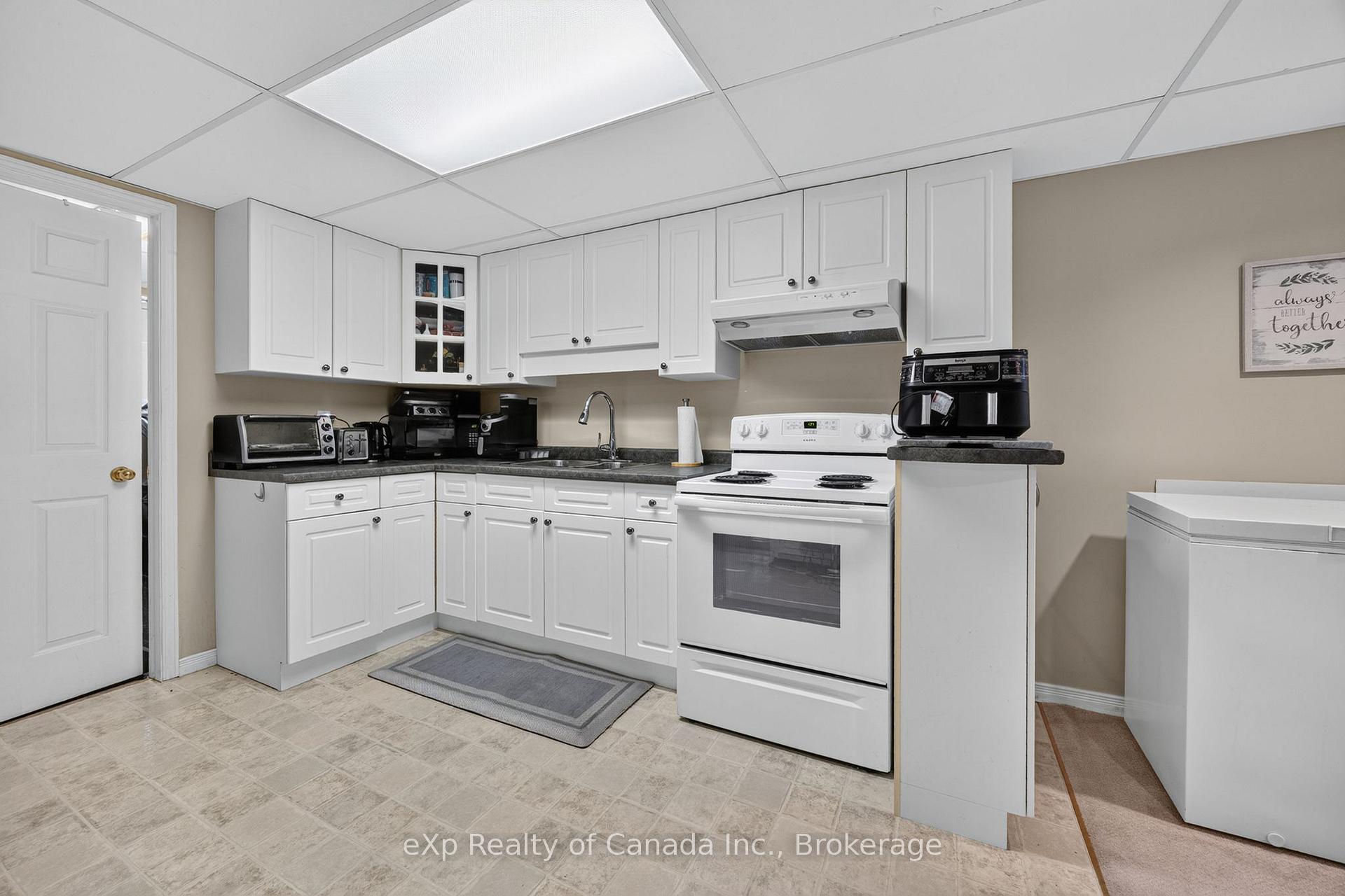 Photo 39 of 17 Varley Crescent, Brantford, Mayfair — HOMEH