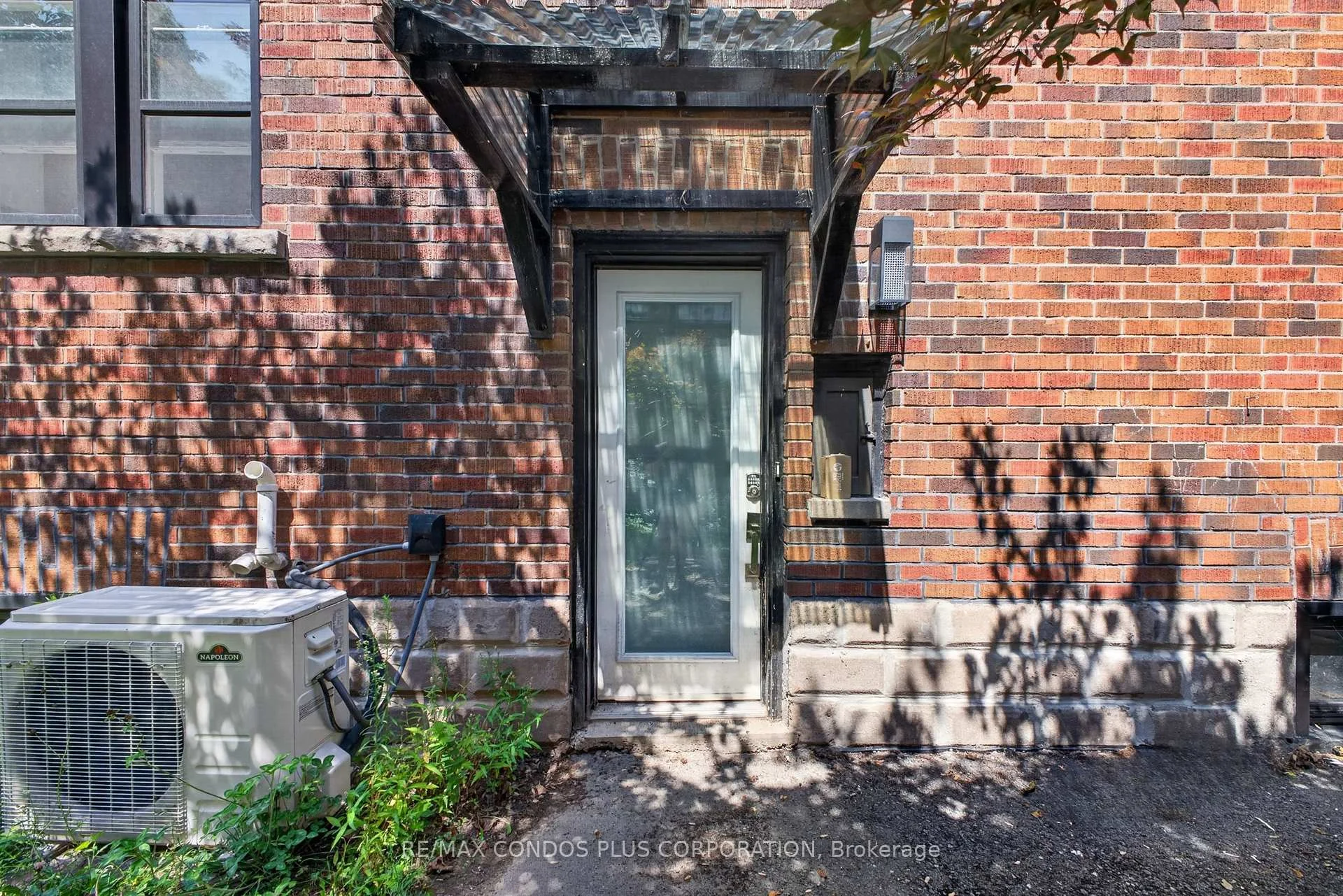 Photo 8 of 5983 Corwin Avenue, Niagara Falls, Dorchester — HOMEH