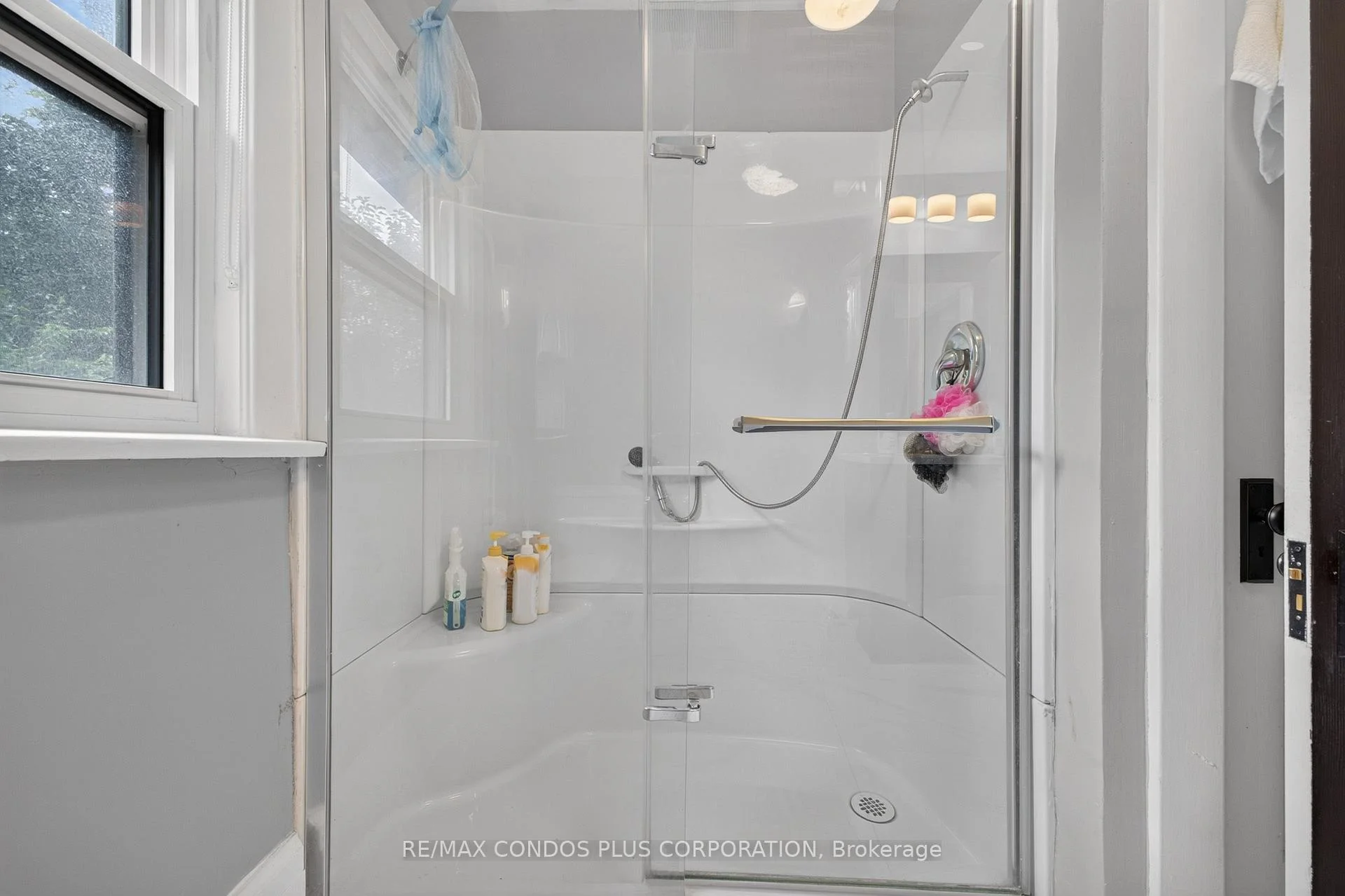 Photo 30 of 5983 Corwin Avenue, Niagara Falls, Dorchester — HOMEH