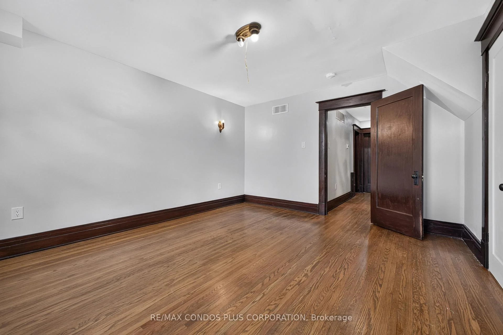 Photo 33 of 5983 Corwin Avenue, Niagara Falls, Dorchester — HOMEH