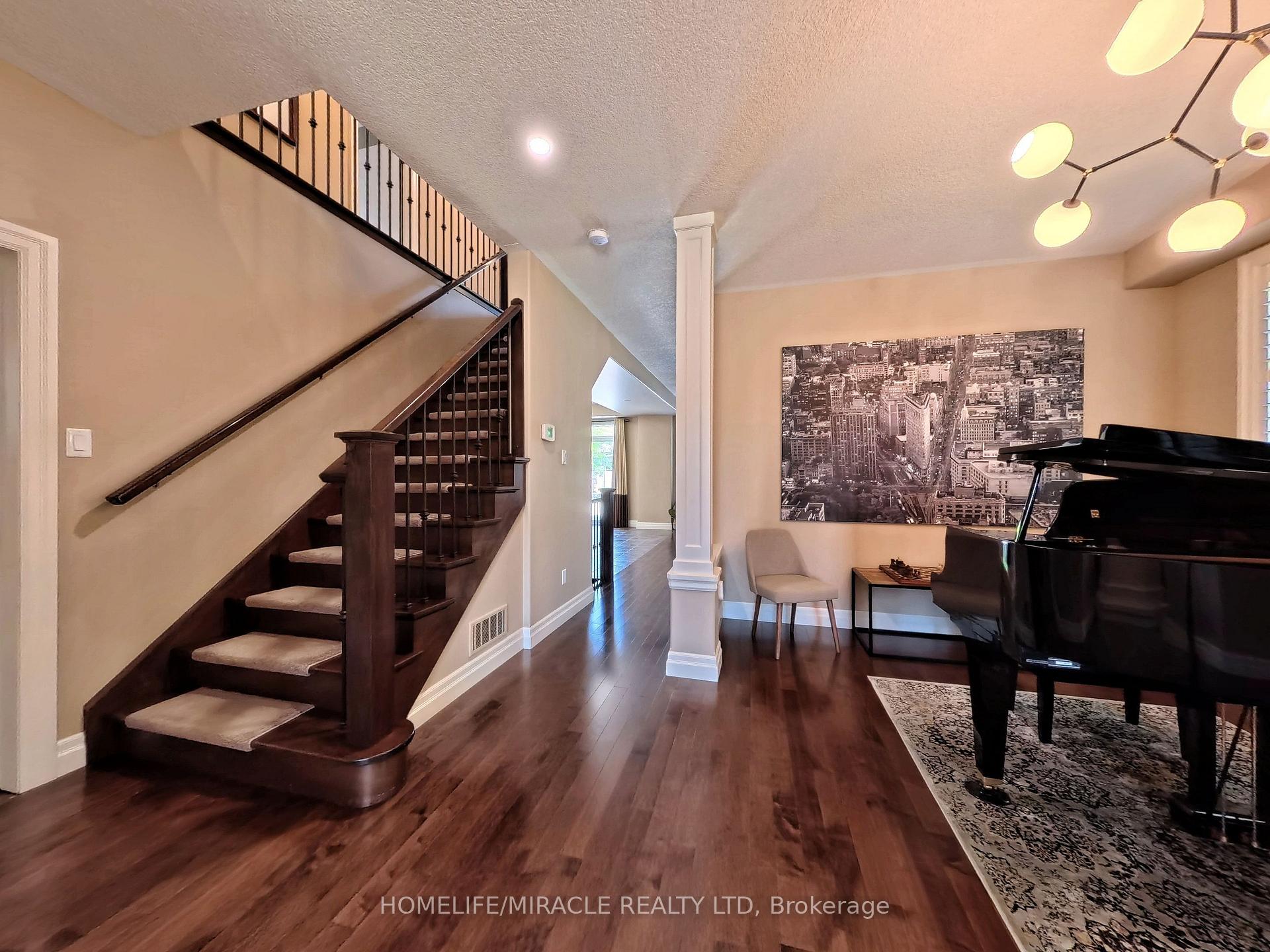 Photo 7 of 913 Valebrook Court, Kitchener, Grand River South — HOMEH