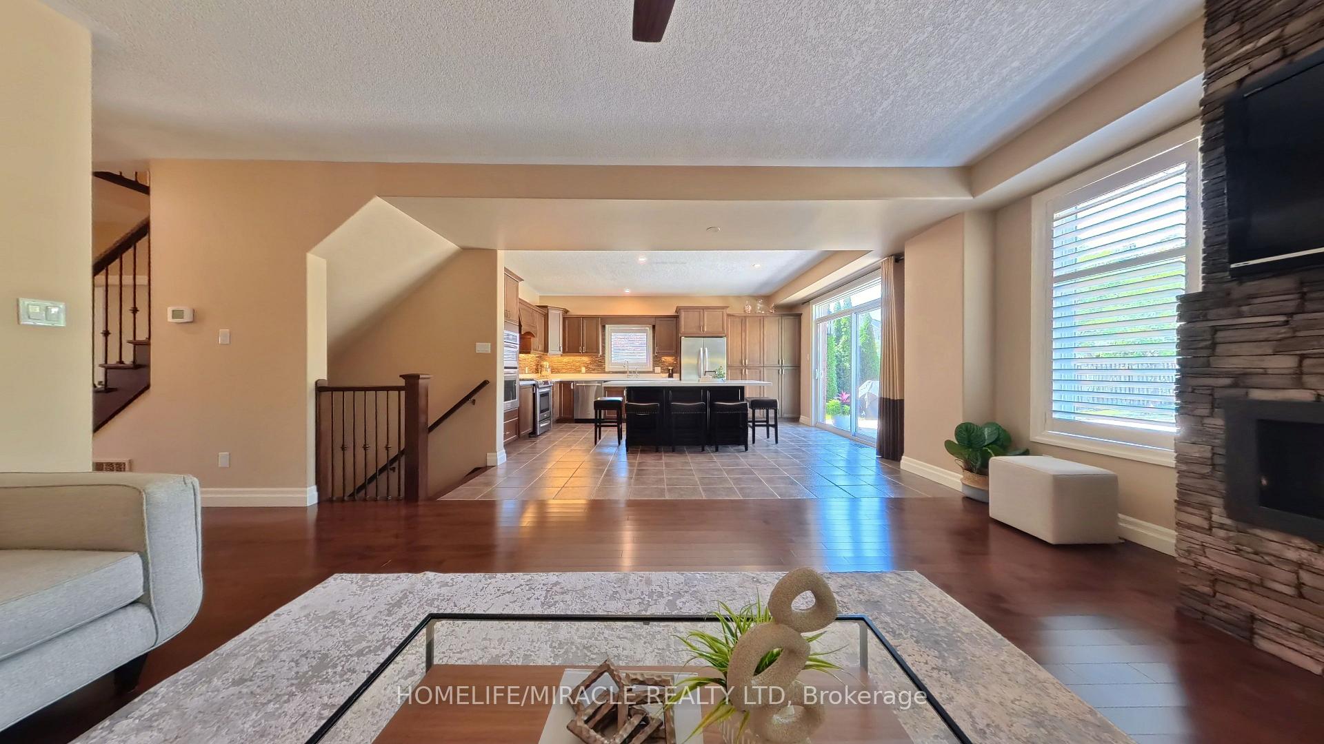 Photo 19 of 913 Valebrook Court, Kitchener, Grand River South — HOMEH