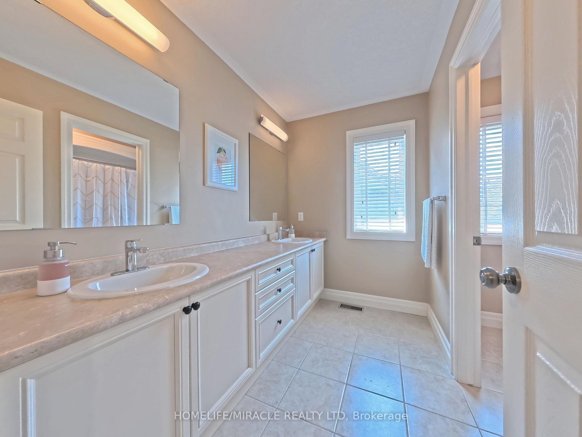 Photo 60 of 913 Valebrook Court, Kitchener, Grand River South — HOMEH