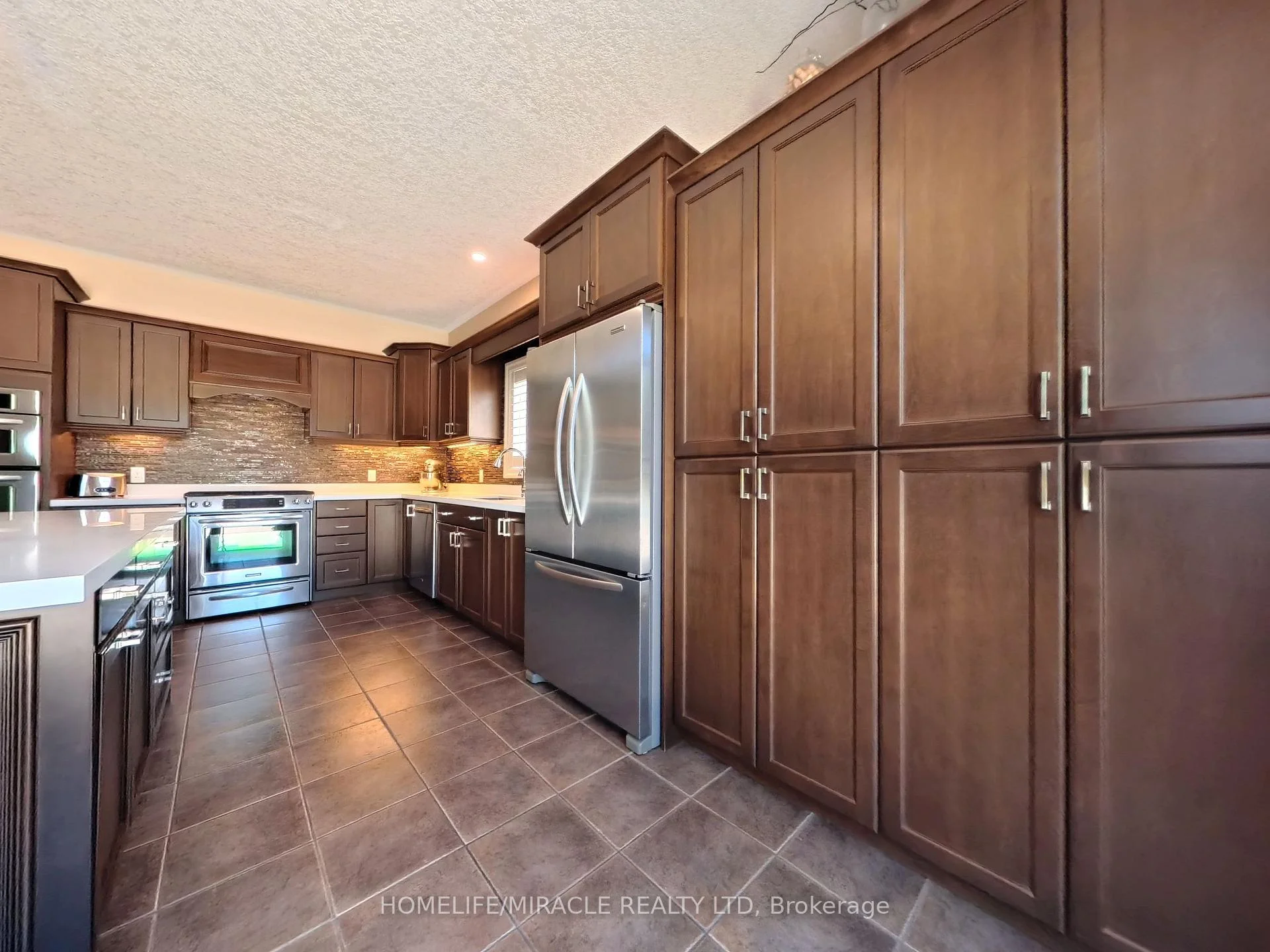 Photo 24 of 913 Valebrook Court, Kitchener, Grand River South — HOMEH
