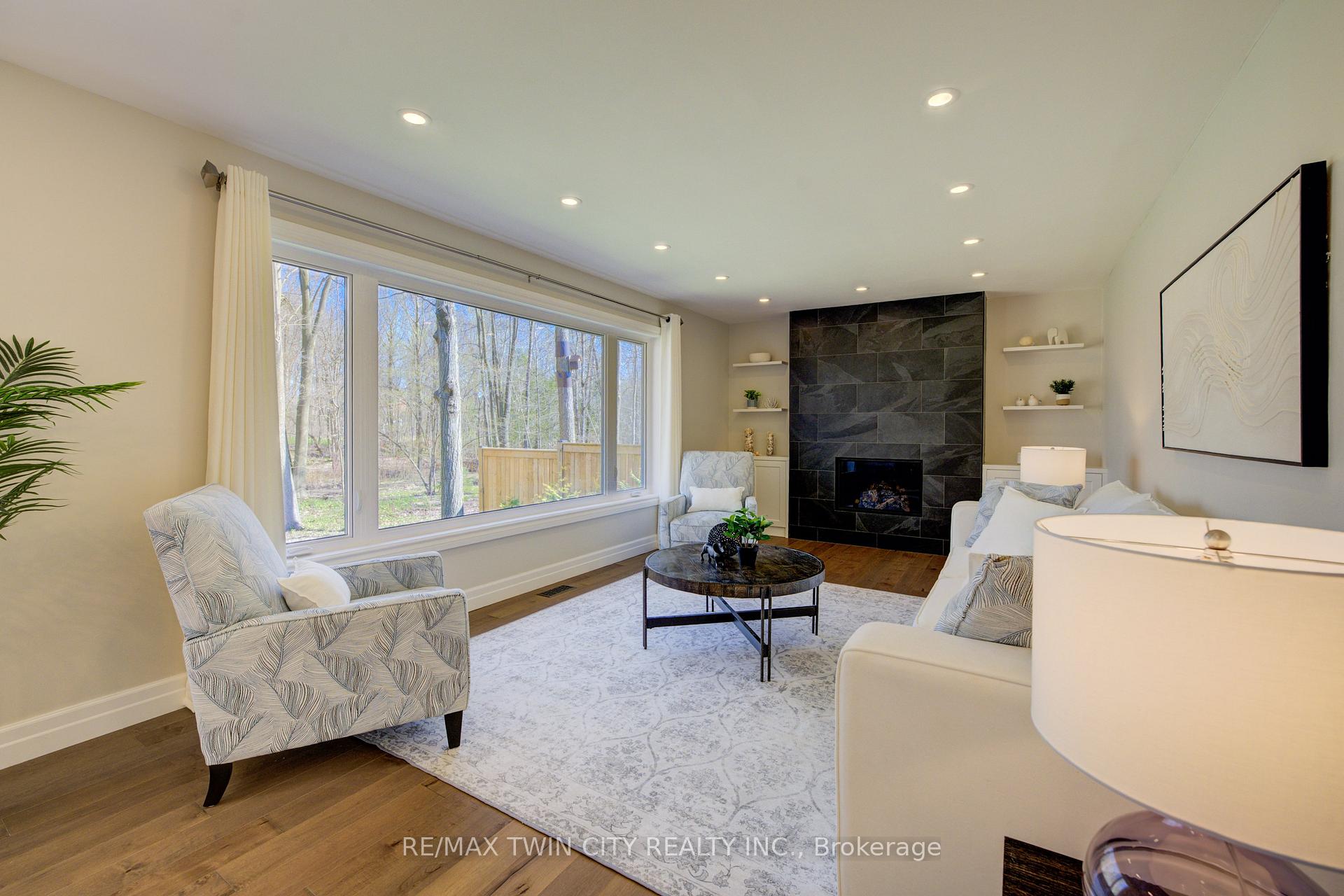 Photo 8 of 439 Northlake Drive, Waterloo, North Lakeshore — HOMEH