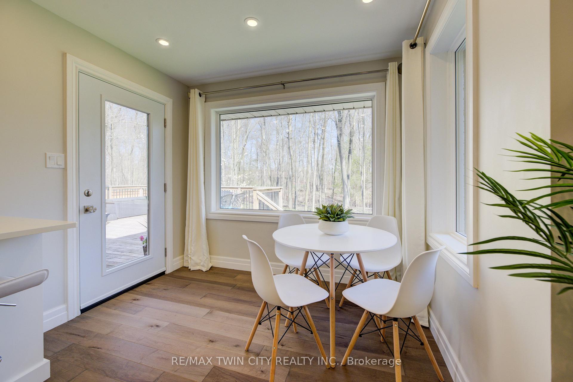 Photo 11 of 439 Northlake Drive, Waterloo, North Lakeshore — HOMEH
