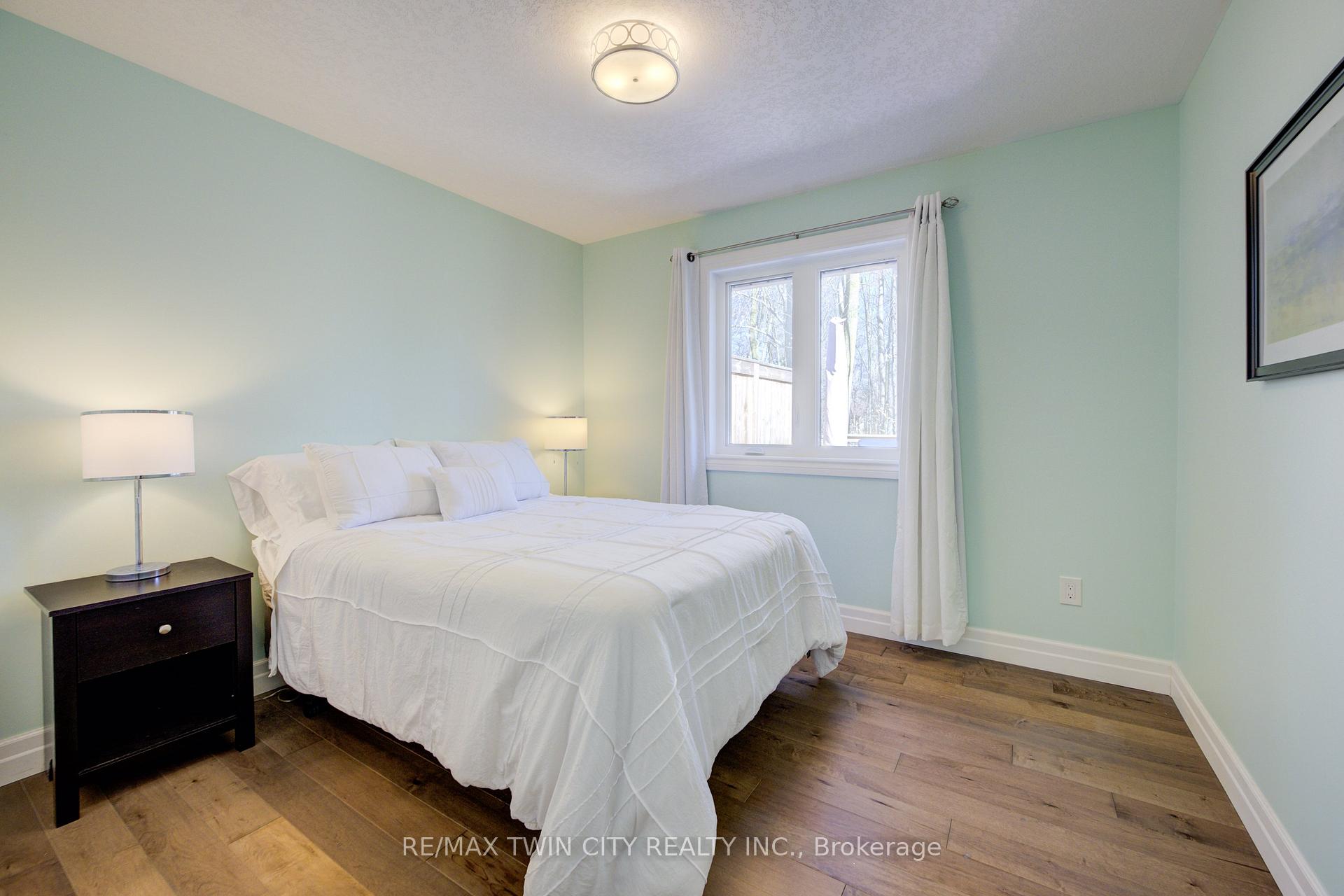 Photo 22 of 439 Northlake Drive, Waterloo, North Lakeshore — HOMEH