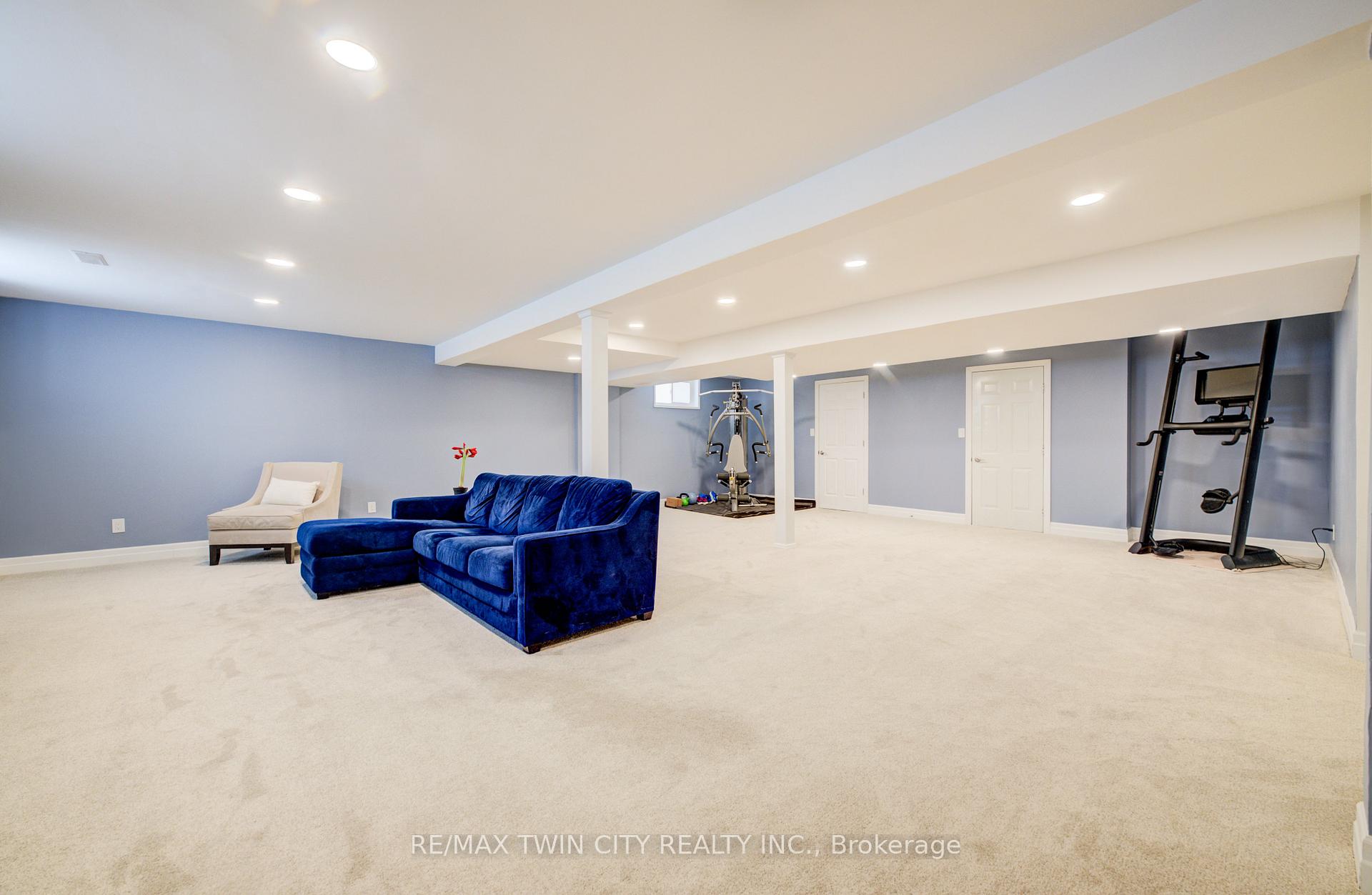 Photo 30 of 439 Northlake Drive, Waterloo, North Lakeshore — HOMEH