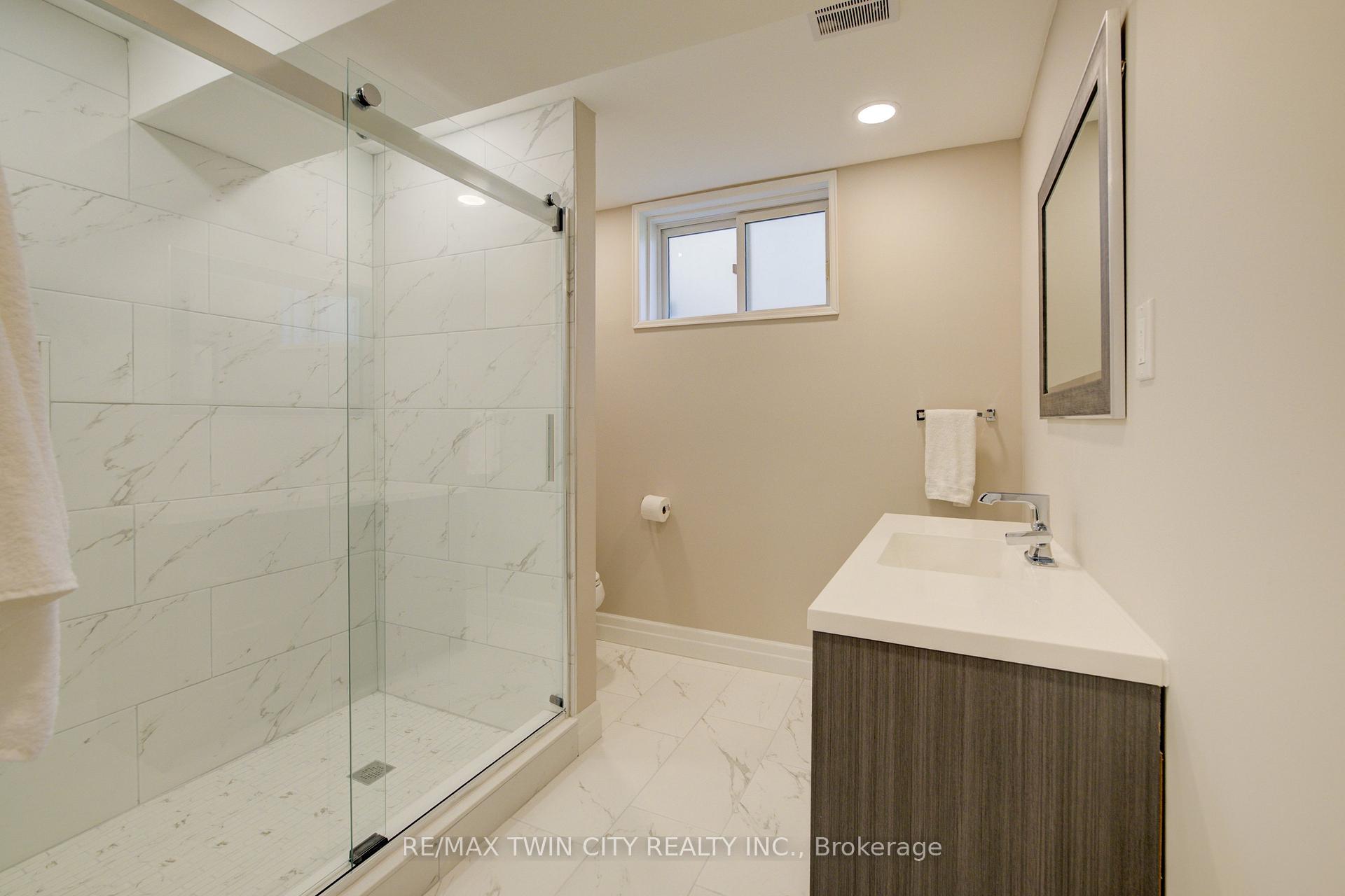 Photo 31 of 439 Northlake Drive, Waterloo, North Lakeshore — HOMEH
