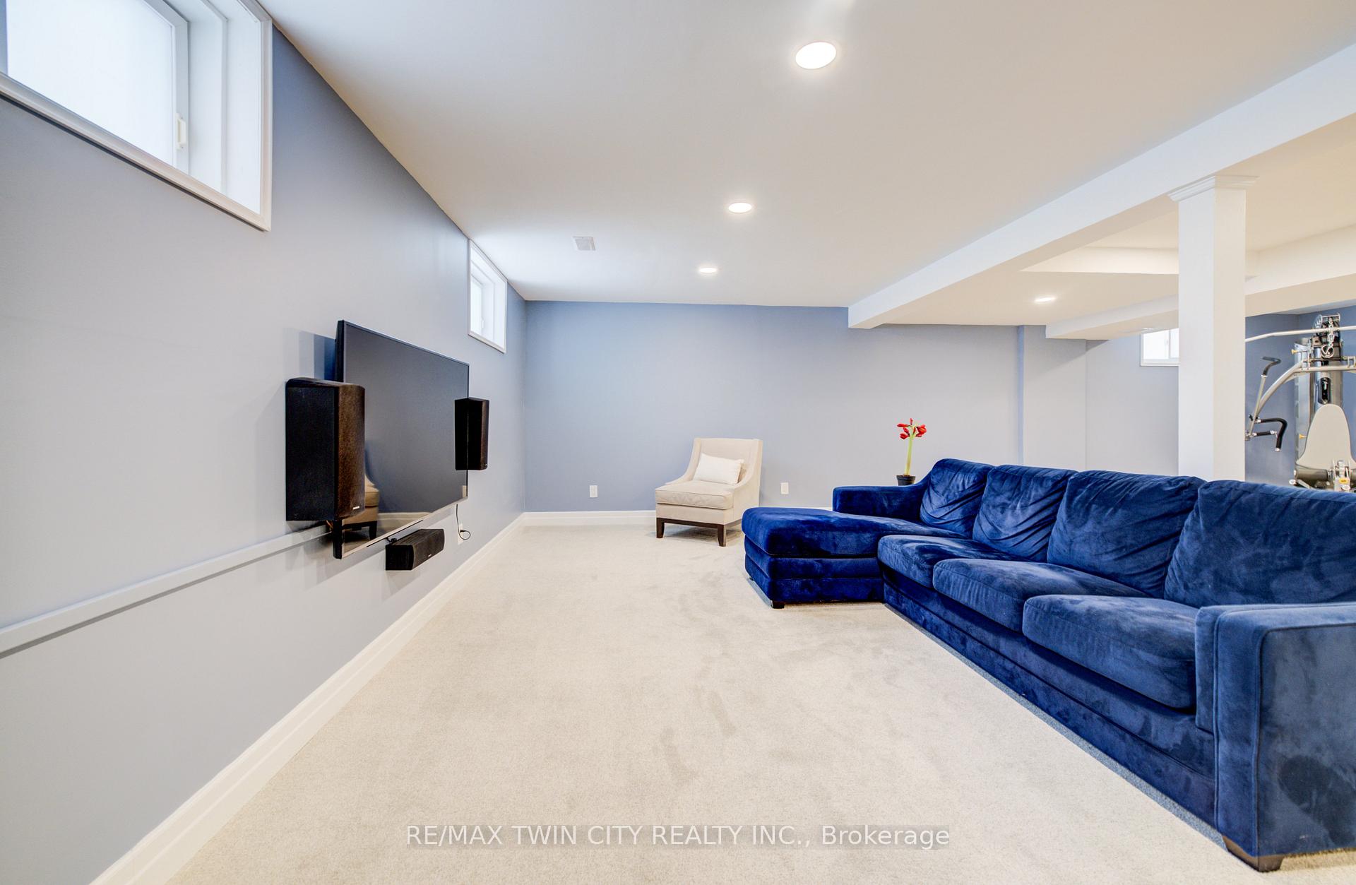 Photo 32 of 439 Northlake Drive, Waterloo, North Lakeshore — HOMEH