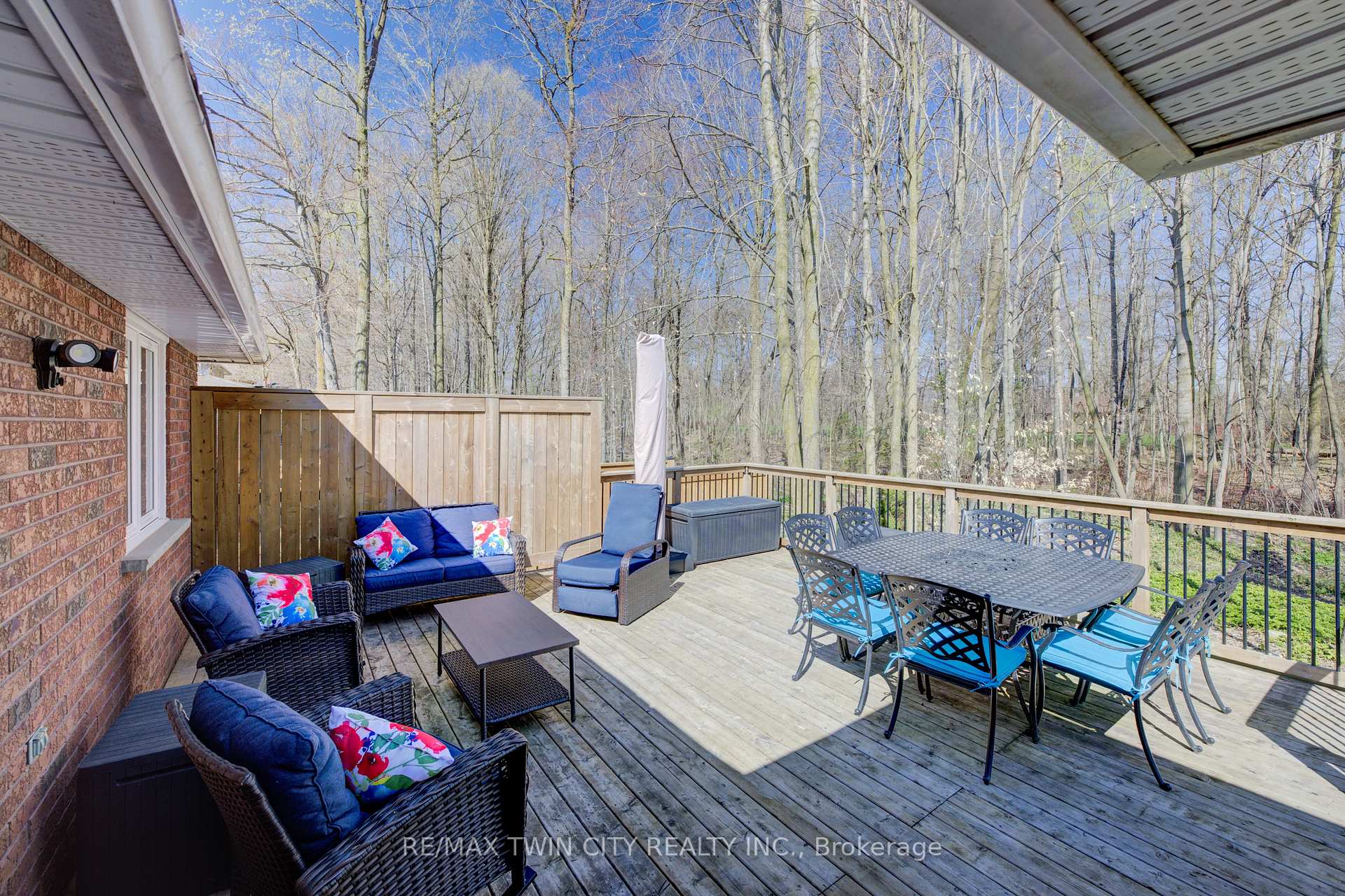 Photo 38 of 439 Northlake Drive, Waterloo, North Lakeshore — HOMEH