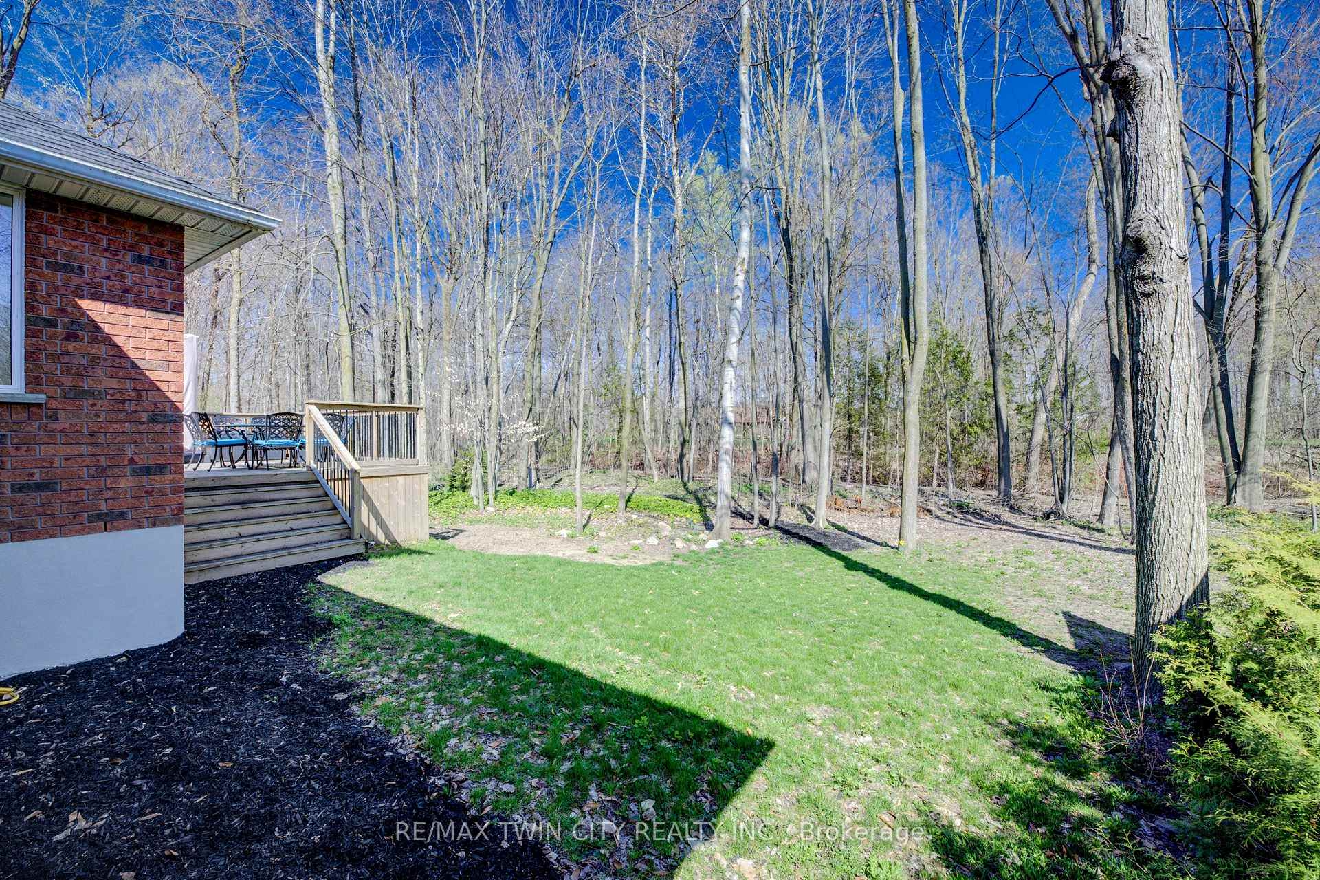 Photo 40 of 439 Northlake Drive, Waterloo, North Lakeshore — HOMEH