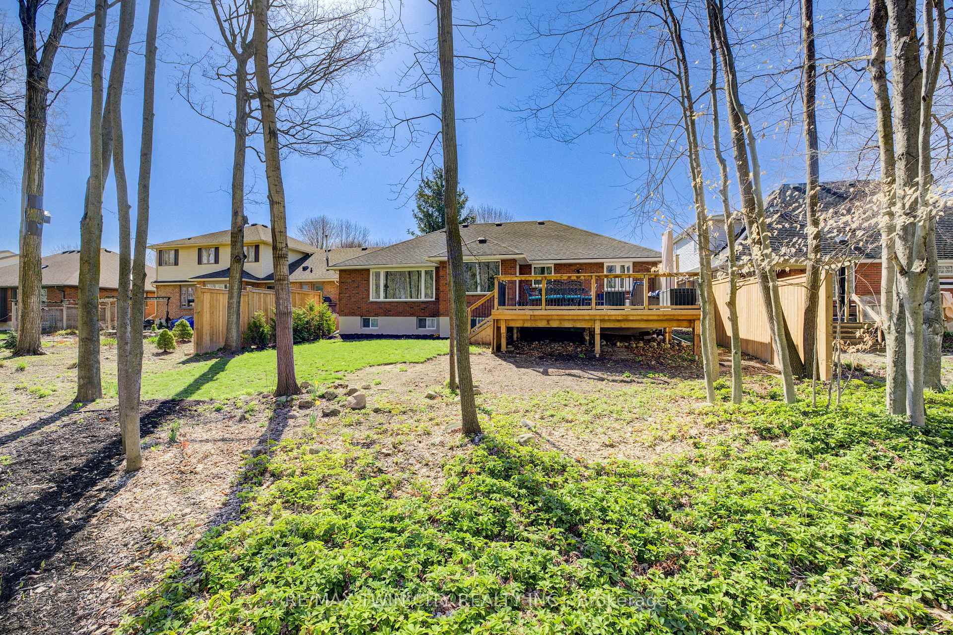 Photo 43 of 439 Northlake Drive, Waterloo, North Lakeshore — HOMEH
