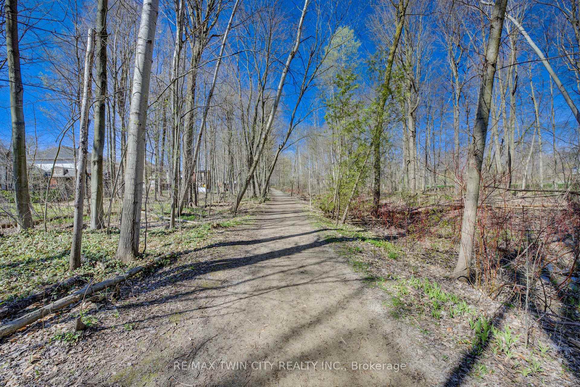 Photo 44 of 439 Northlake Drive, Waterloo, North Lakeshore — HOMEH