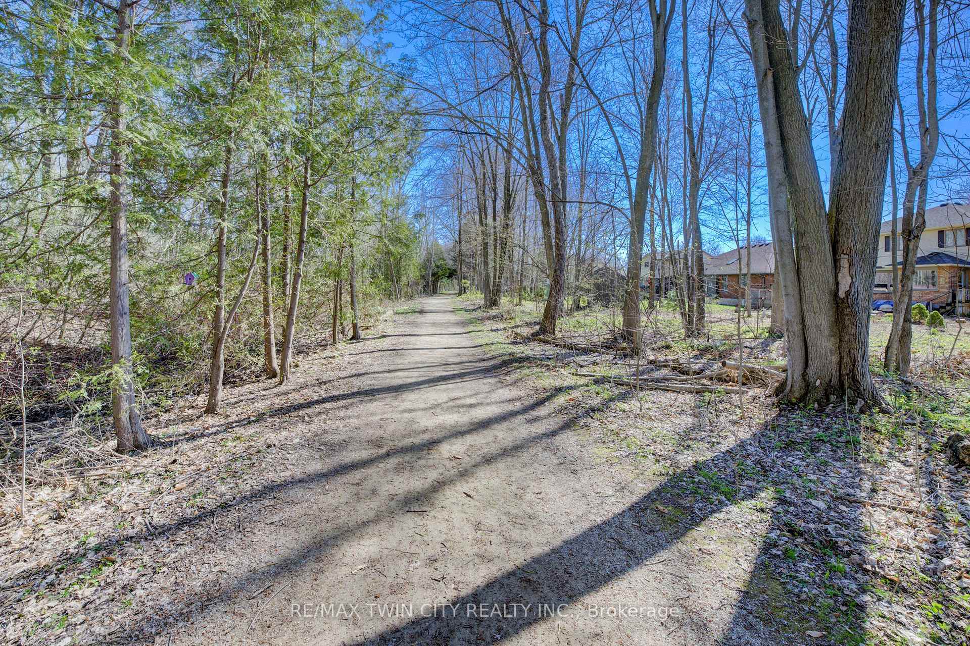 Photo 45 of 439 Northlake Drive, Waterloo, North Lakeshore — HOMEH