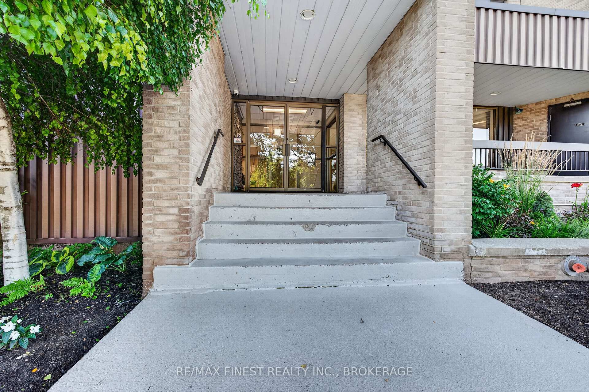 Photo 2 of Unit 602, 334 Queen Mary Road, Kingston, West of Sir John A. Blvd — HOMEH