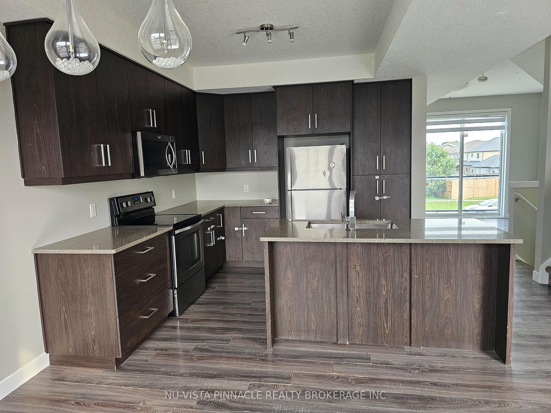 Photo 3 of 929 Sarnia Road, London, North M — HOMEH