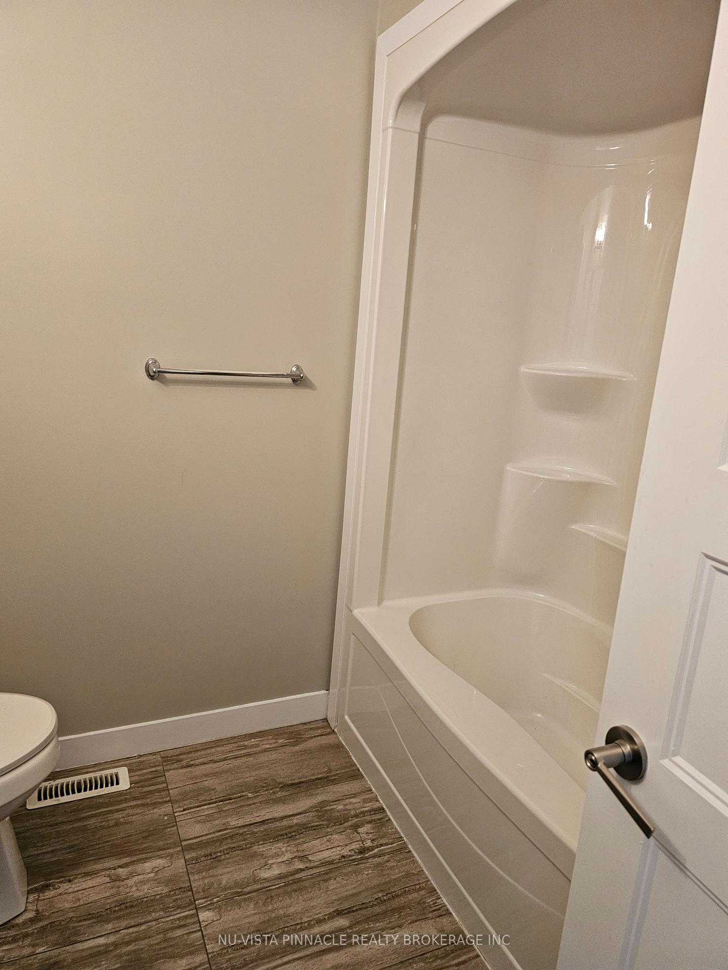 Photo 6 of 929 Sarnia Road, London, North M — HOMEH