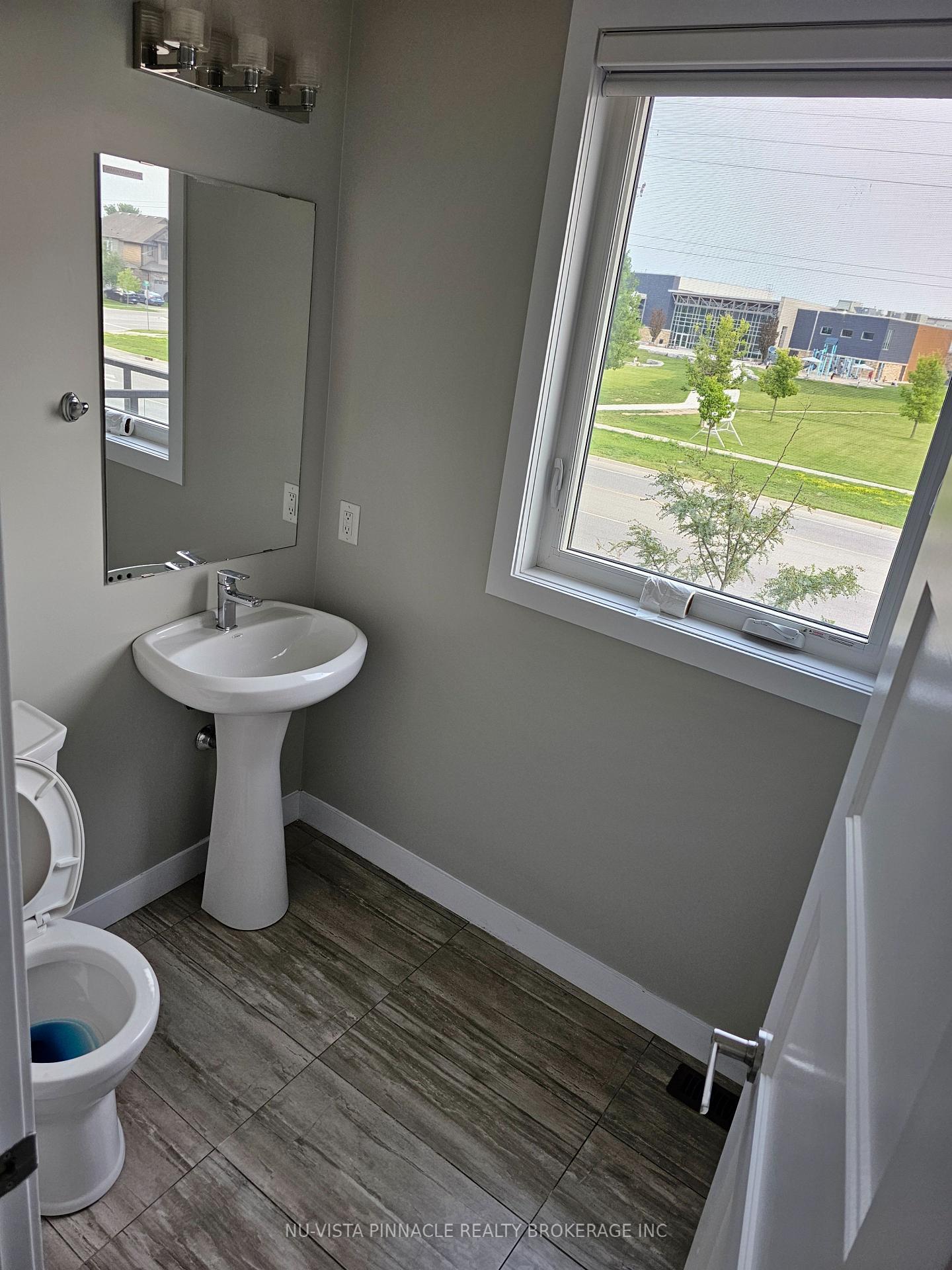 Photo 10 of 929 Sarnia Road, London, North M — HOMEH