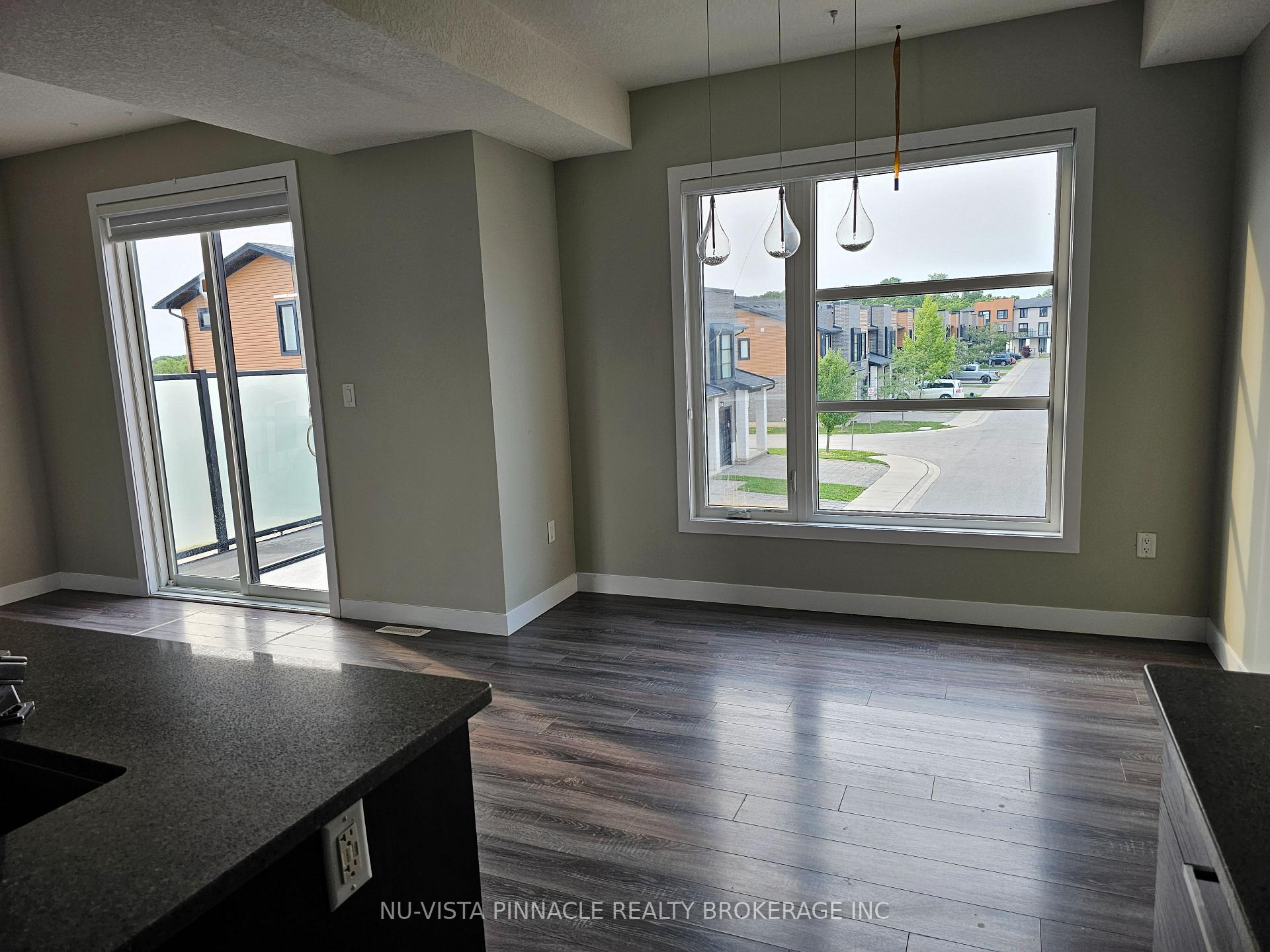 Photo 12 of 929 Sarnia Road, London, North M — HOMEH