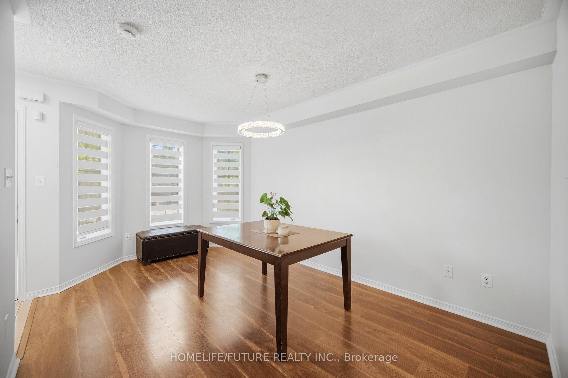 Photo 5 of 32 Laurelhurst Crescent, Vaughan, Vellore Village — HOMEH