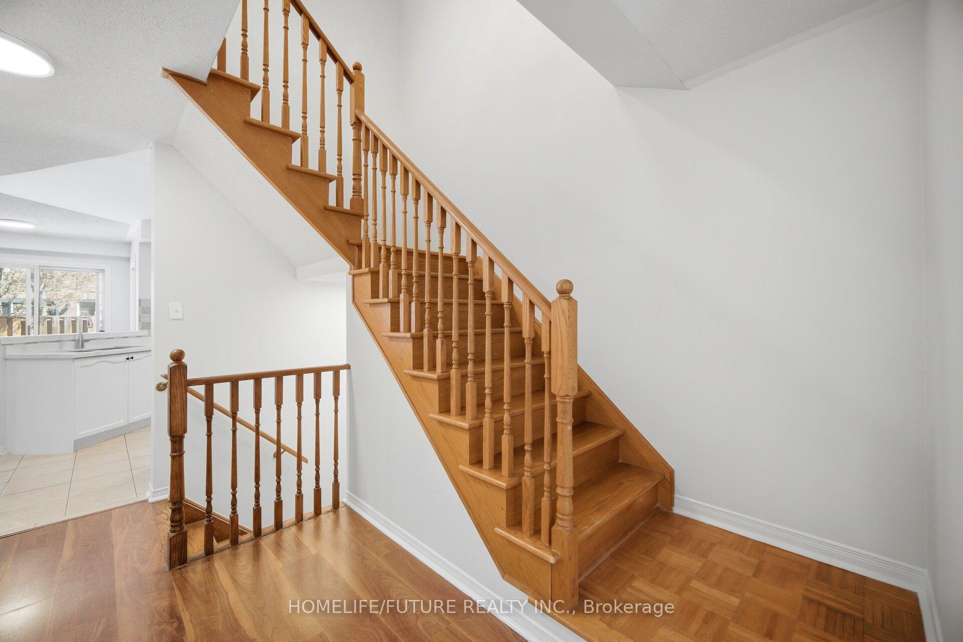 Photo 15 of 32 Laurelhurst Crescent, Vaughan, Vellore Village — HOMEH