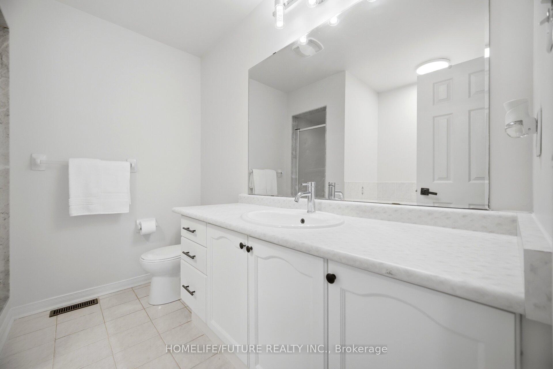 Photo 19 of 32 Laurelhurst Crescent, Vaughan, Vellore Village — HOMEH
