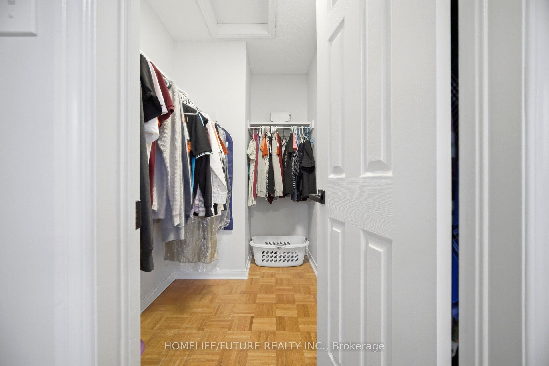 Photo 21 of 32 Laurelhurst Crescent, Vaughan, Vellore Village — HOMEH