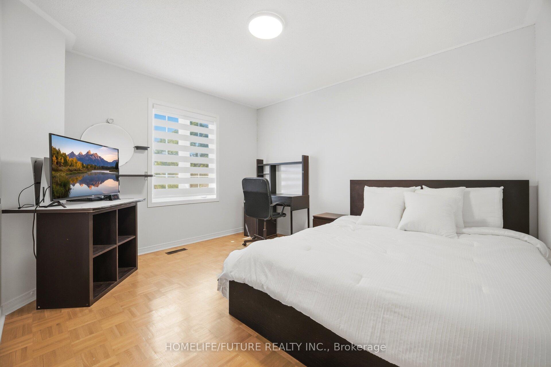 Photo 22 of 32 Laurelhurst Crescent, Vaughan, Vellore Village — HOMEH