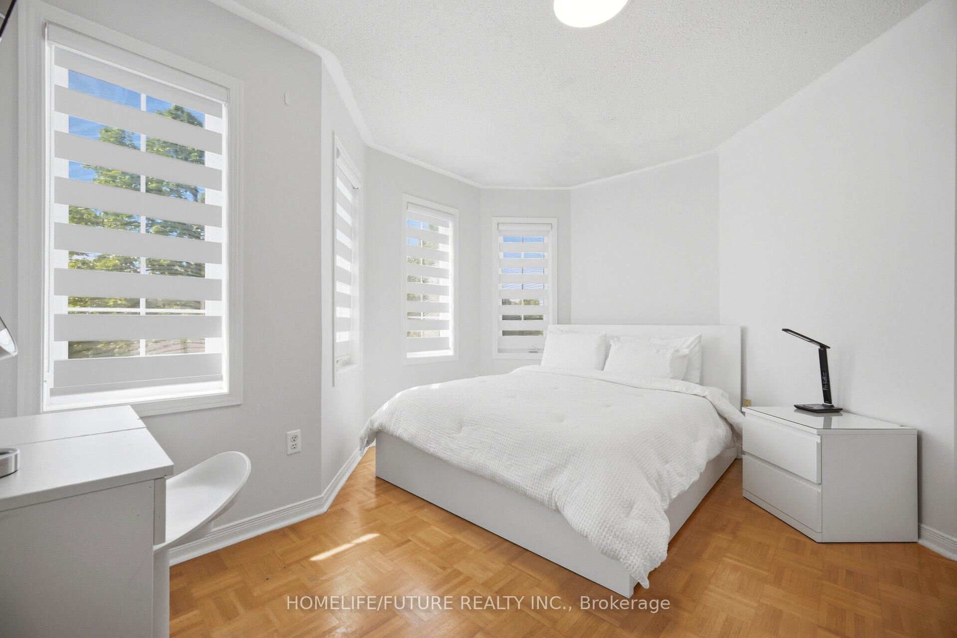 Photo 25 of 32 Laurelhurst Crescent, Vaughan, Vellore Village — HOMEH