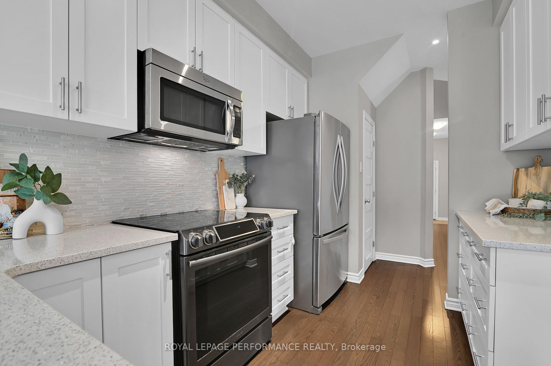 Photo 6 of 322 Fergus Crescent, Ottawa, Barrhaven - Cedargrove/Fraserdale — HOMEH