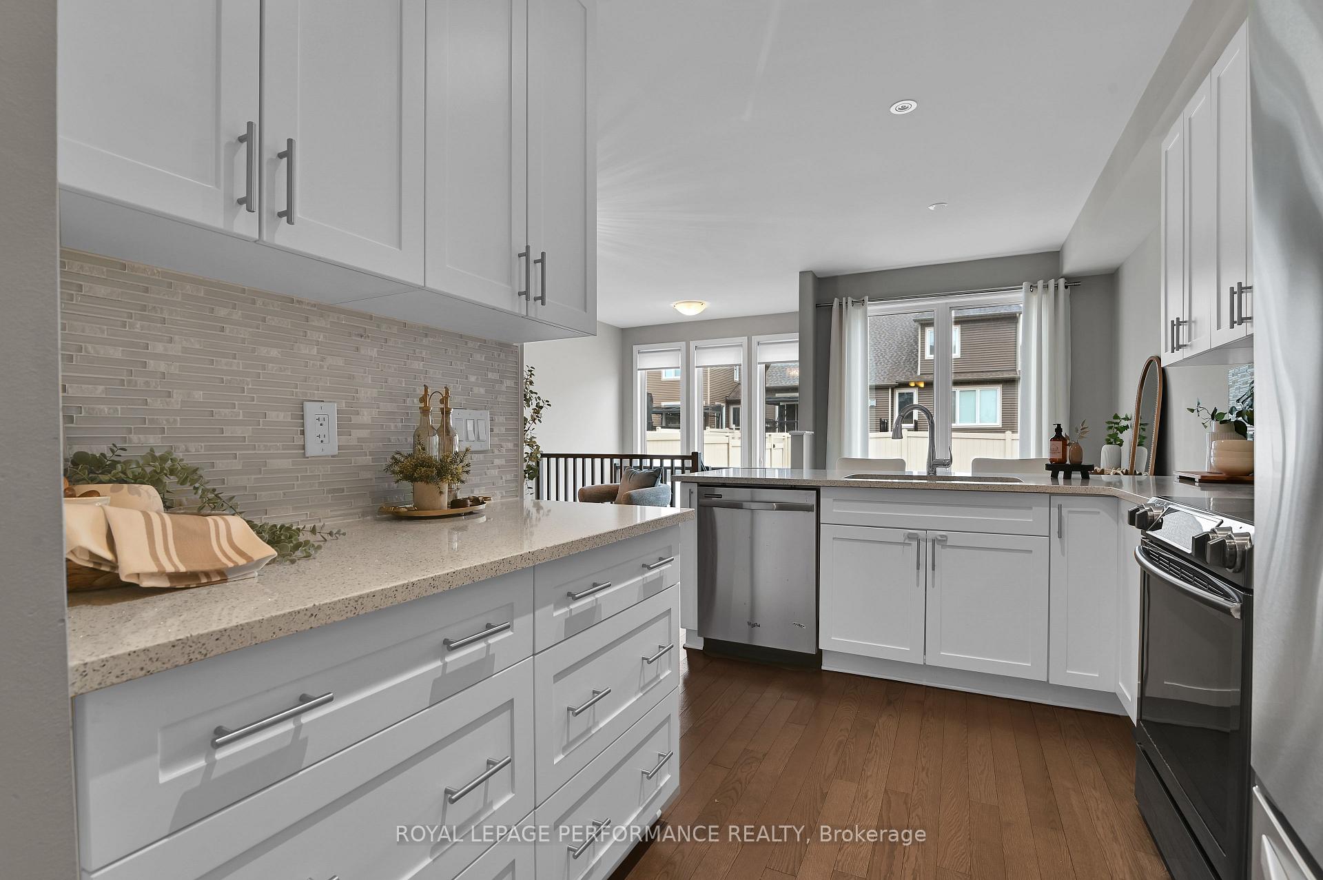 Photo 8 of 322 Fergus Crescent, Ottawa, Barrhaven - Cedargrove/Fraserdale — HOMEH